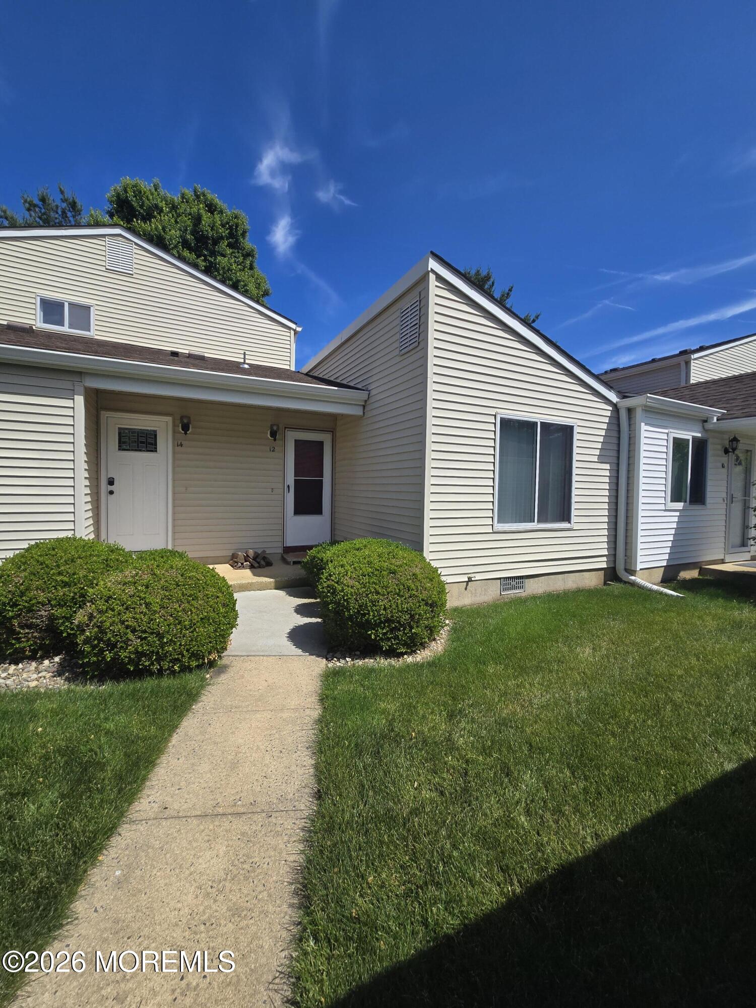 12 Woodmere Court — photo