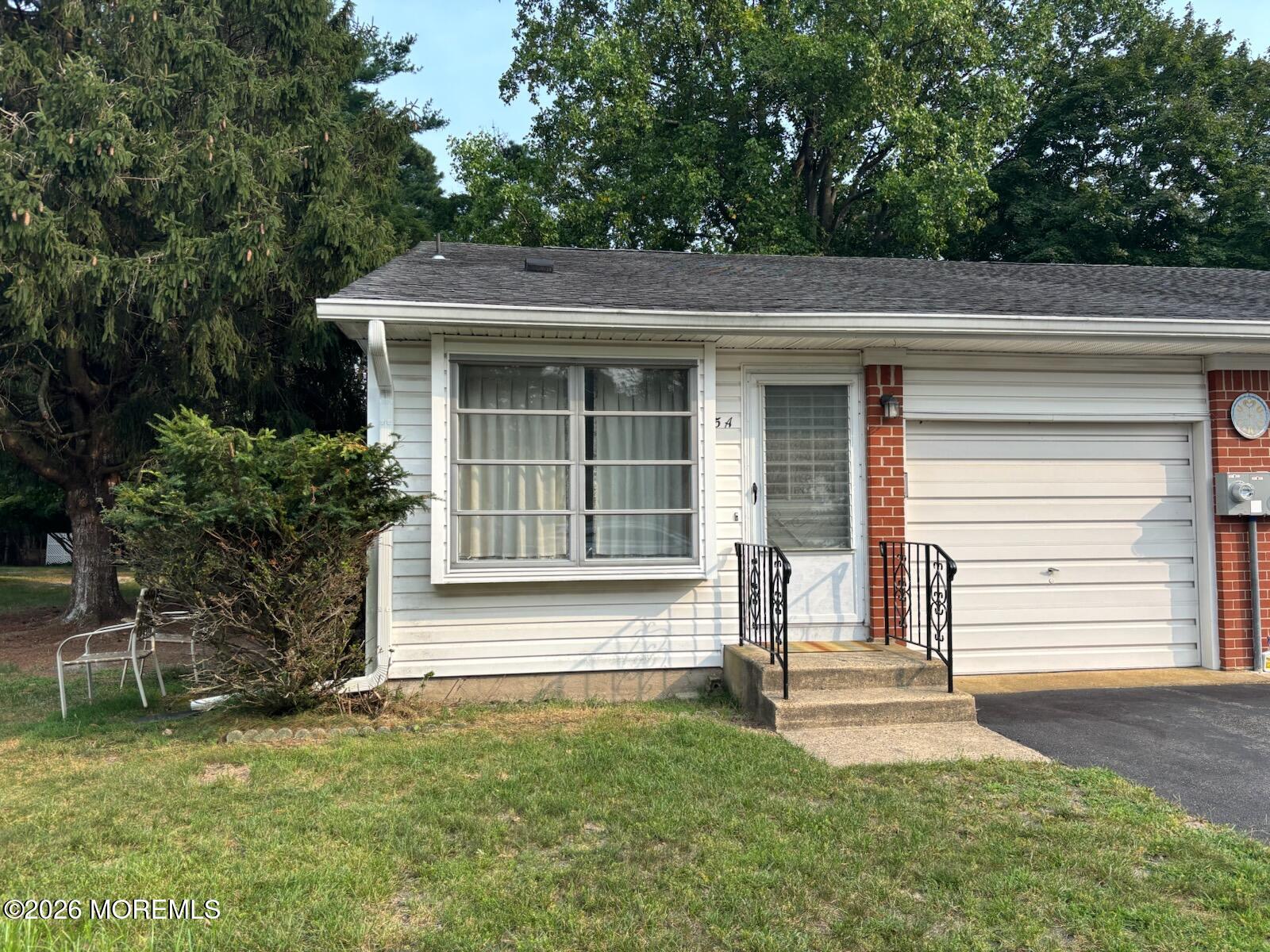 5 Quaker Lane a — photo