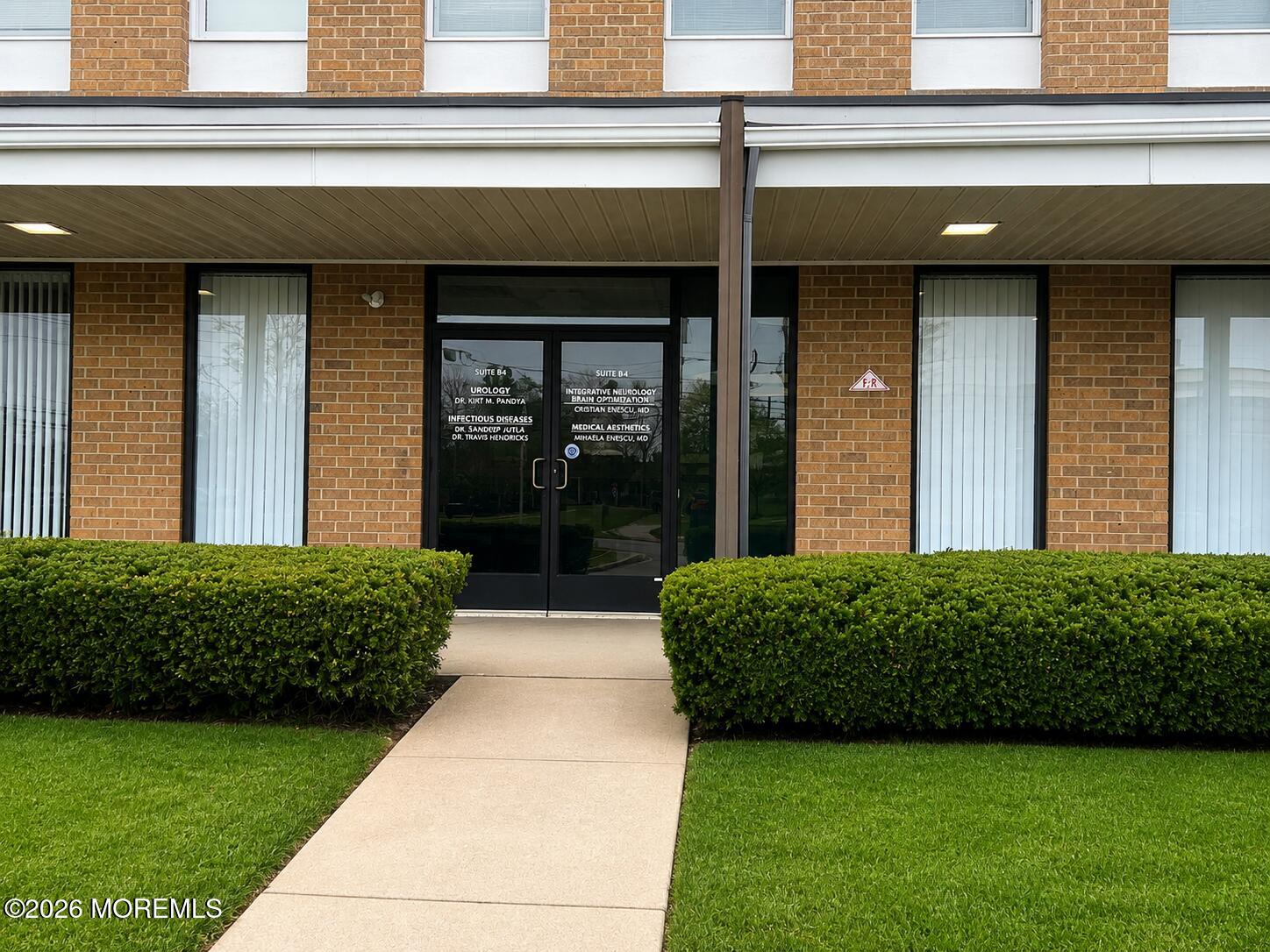 9 Hospital Drive B4 — photo