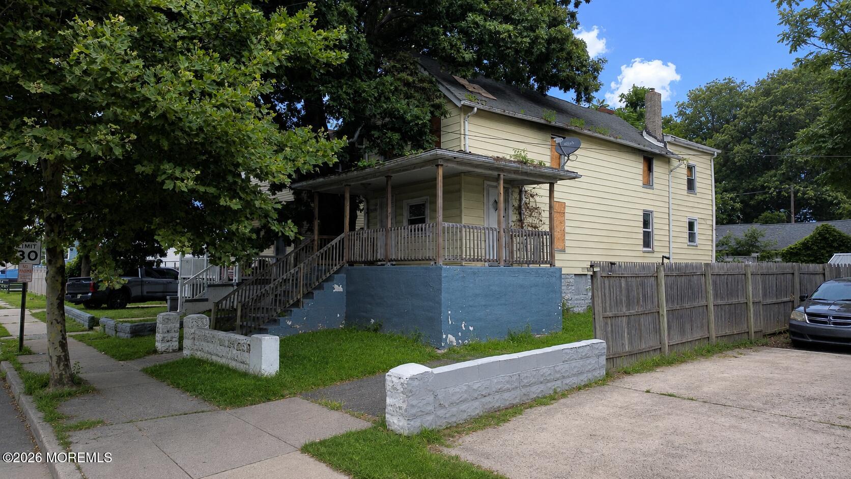 1607 Bangs Avenue — photo