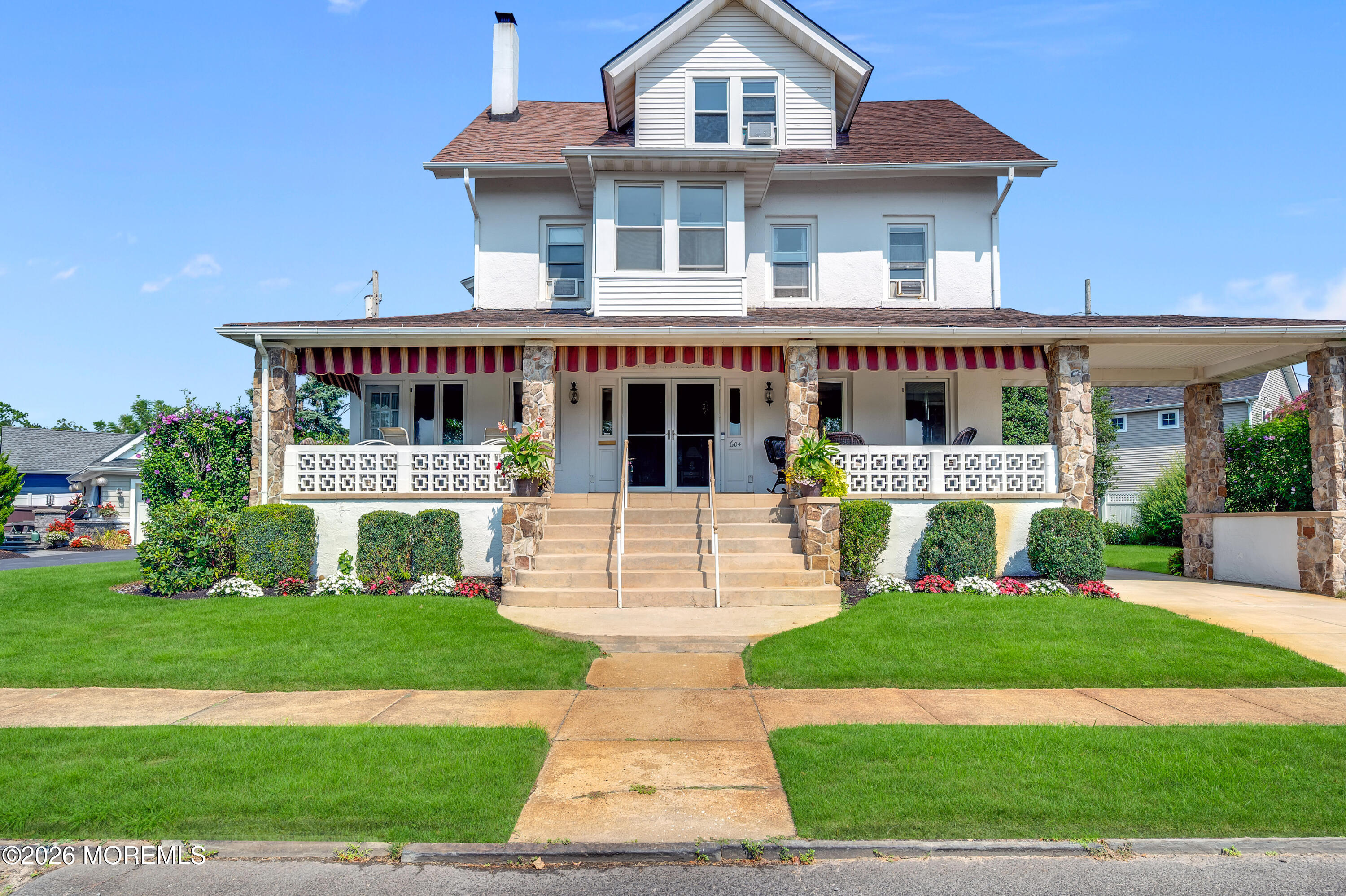 604 N Lake Drive — photo