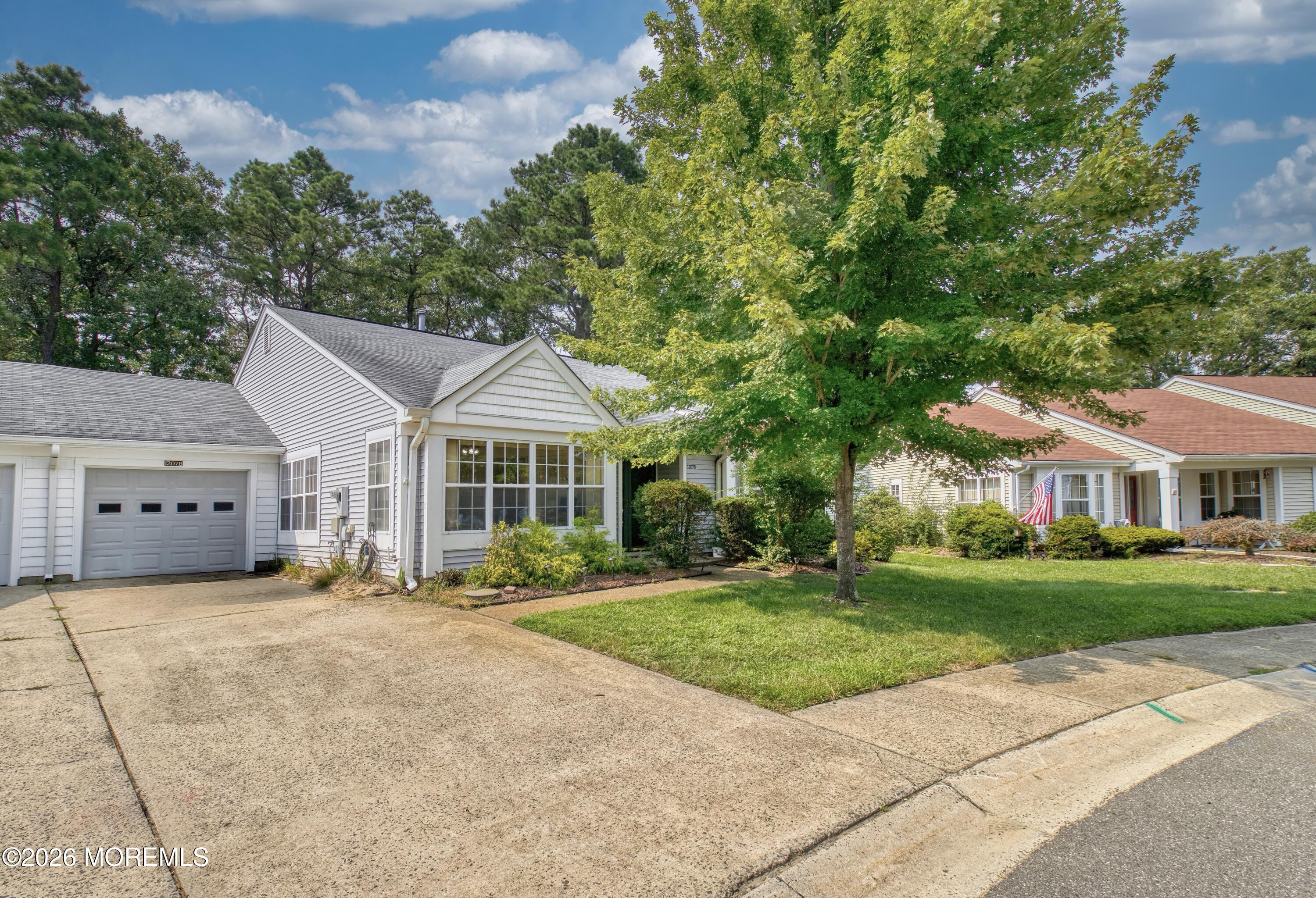 1207B Thornbury Lane — photo