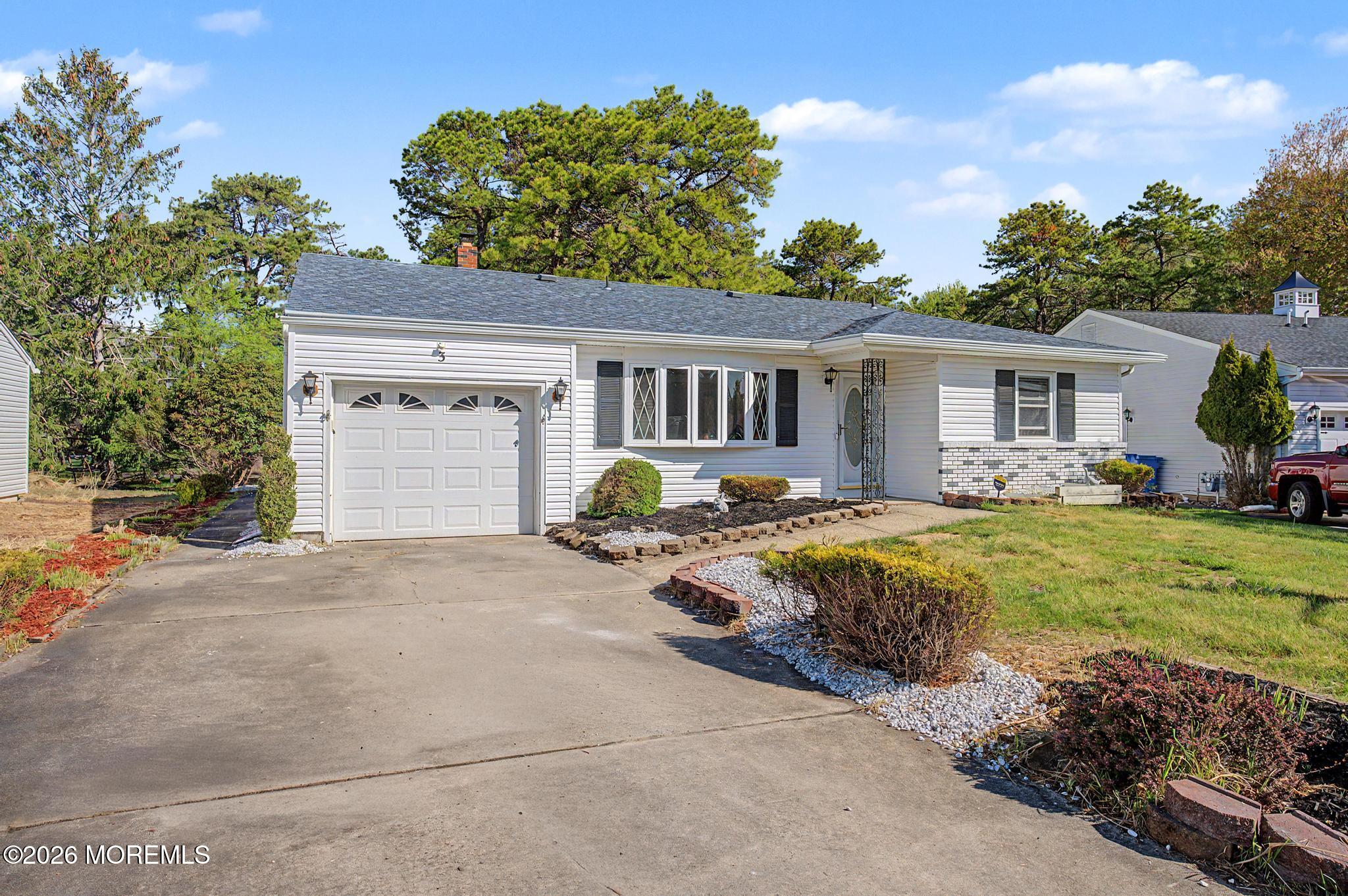 3 Whitaker Drive — photo