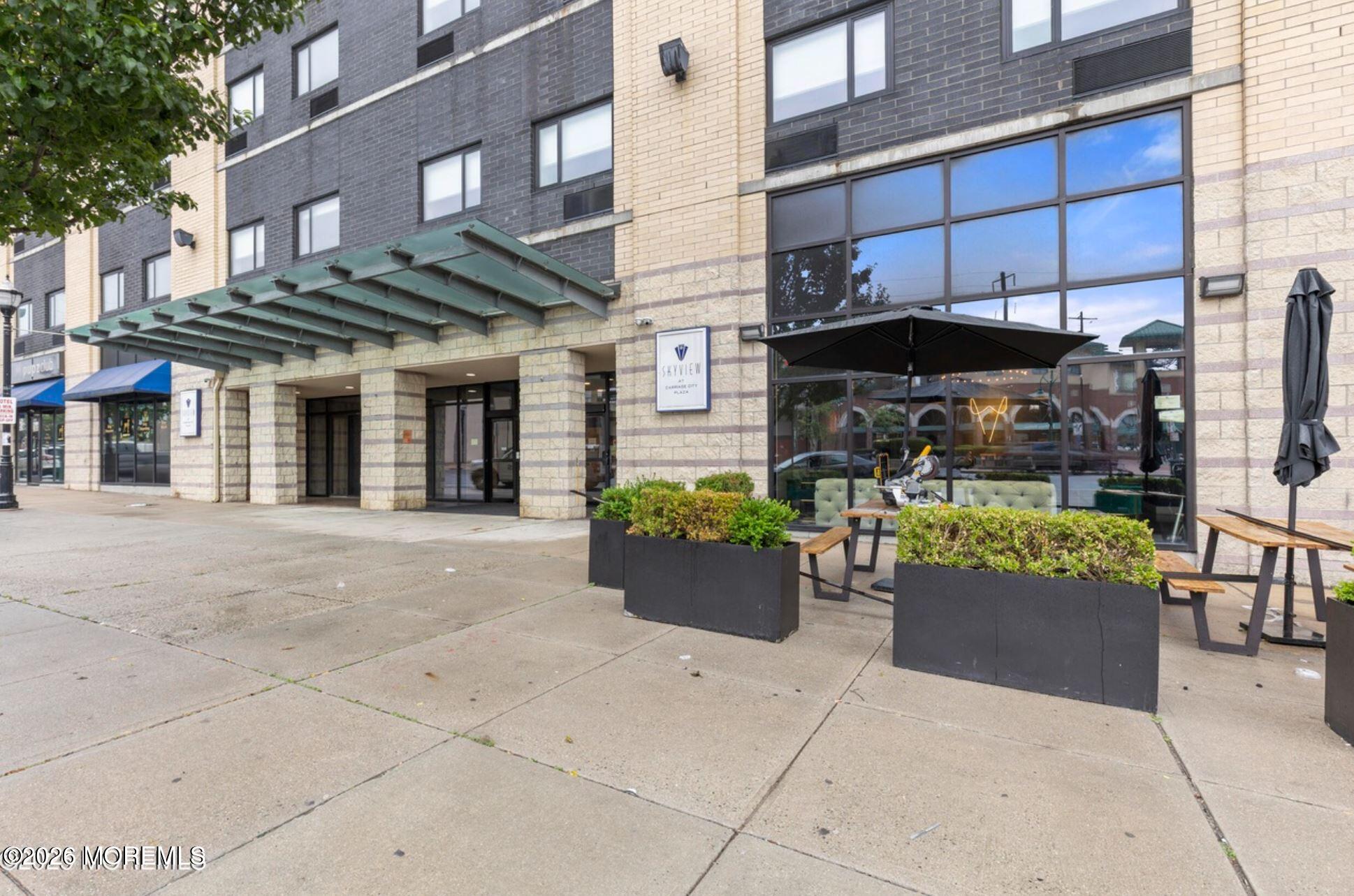 1 Carriage City Plaza 1506 — photo
