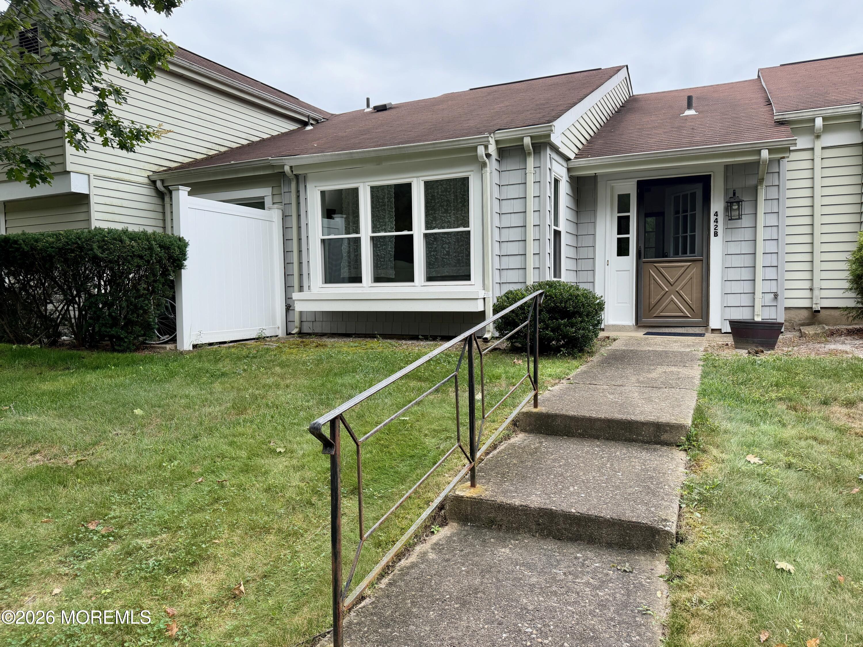 442B Dartmoor Way — photo