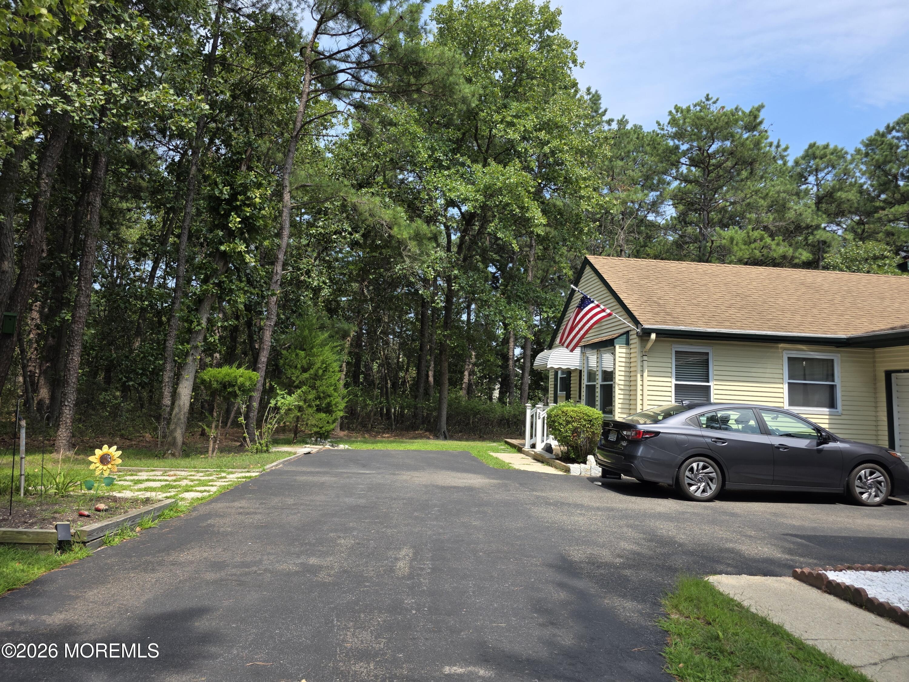 2 Greenleaf Court D — photo