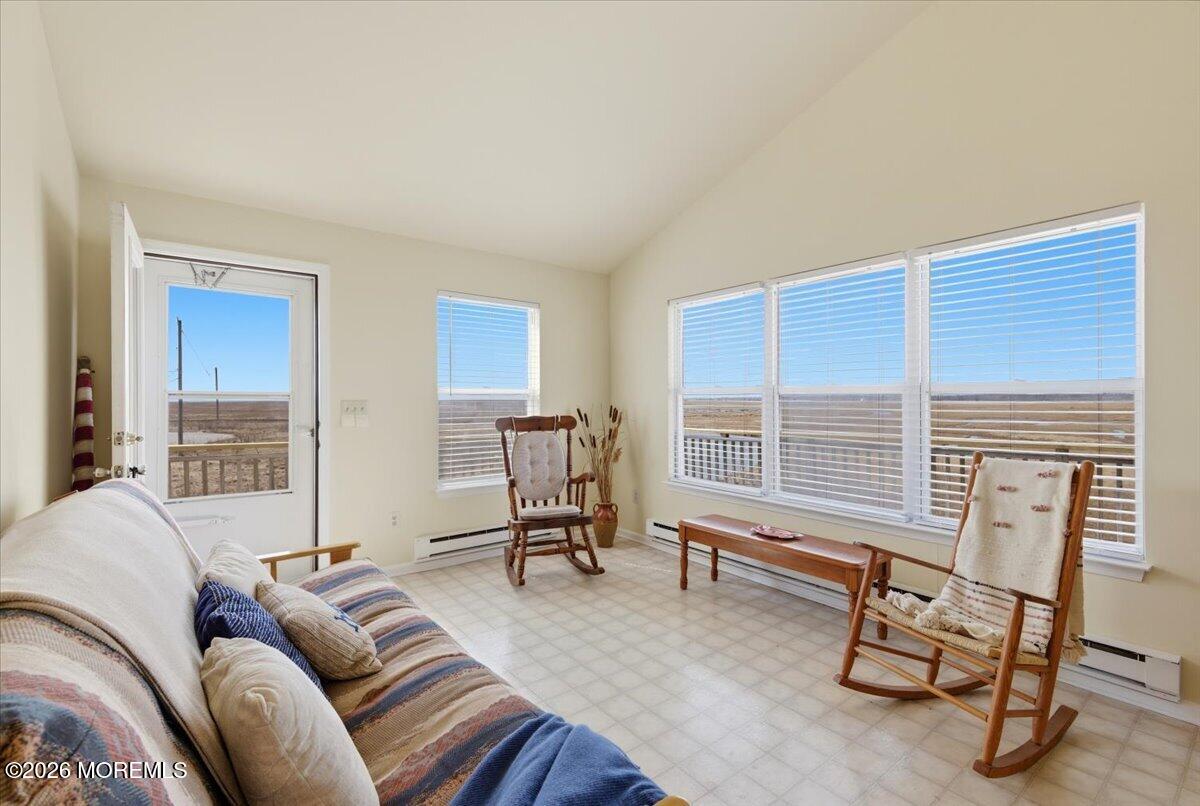 202 S Creek Drive — photo