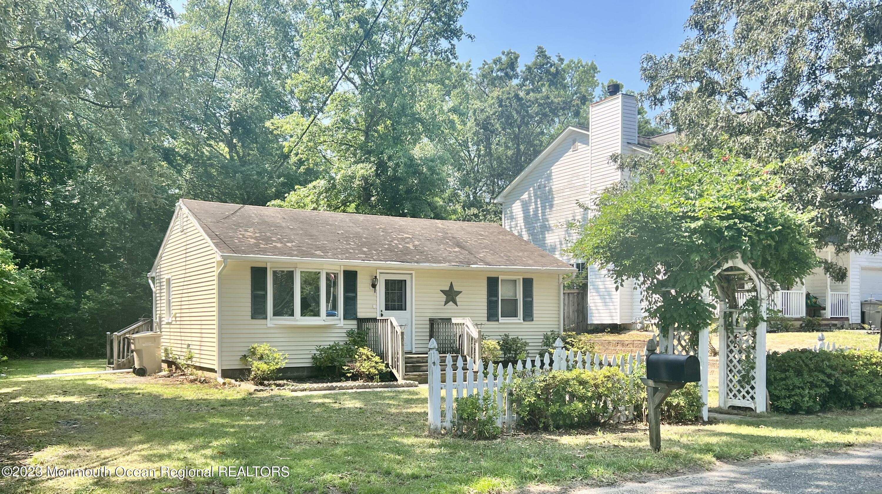 706 Riverside Drive — photo