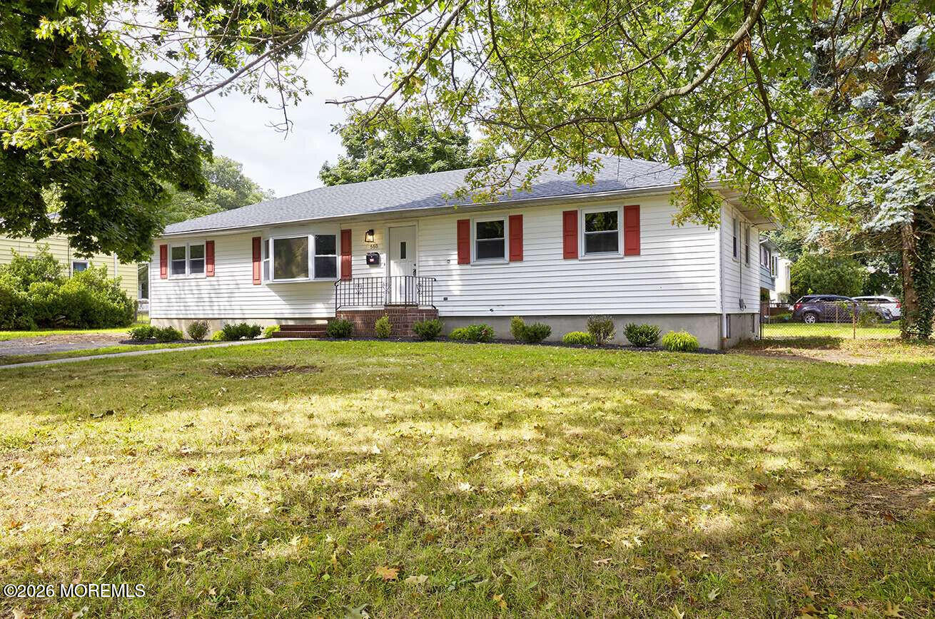 560 Garrett Hill Boulevard — photo