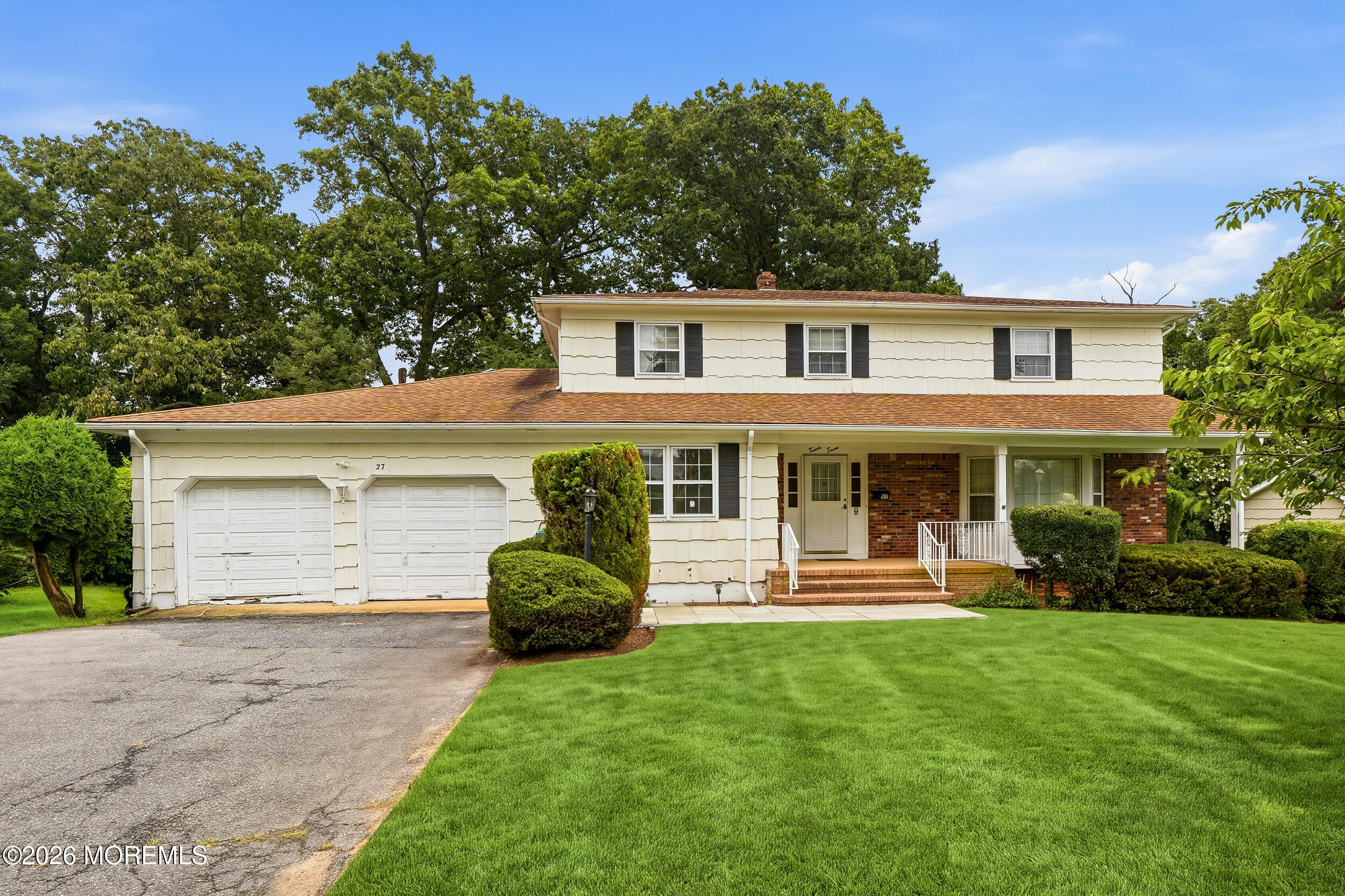 27 Stonehenge Drive — photo
