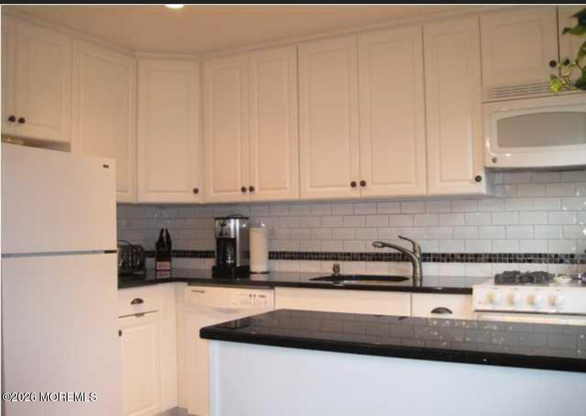 139 Manor Drive 1305 — photo