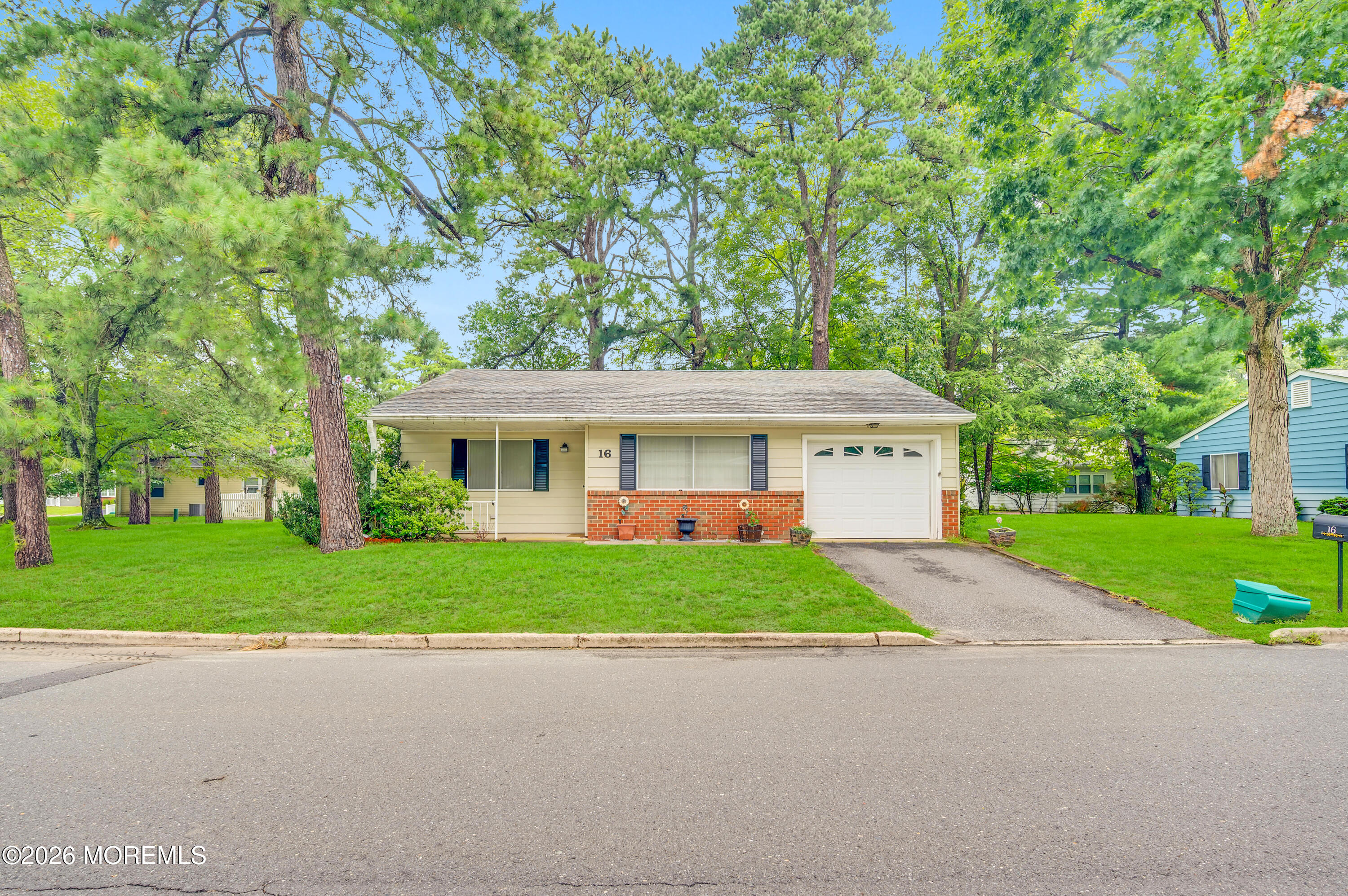 16 Rhode Island Drive — photo