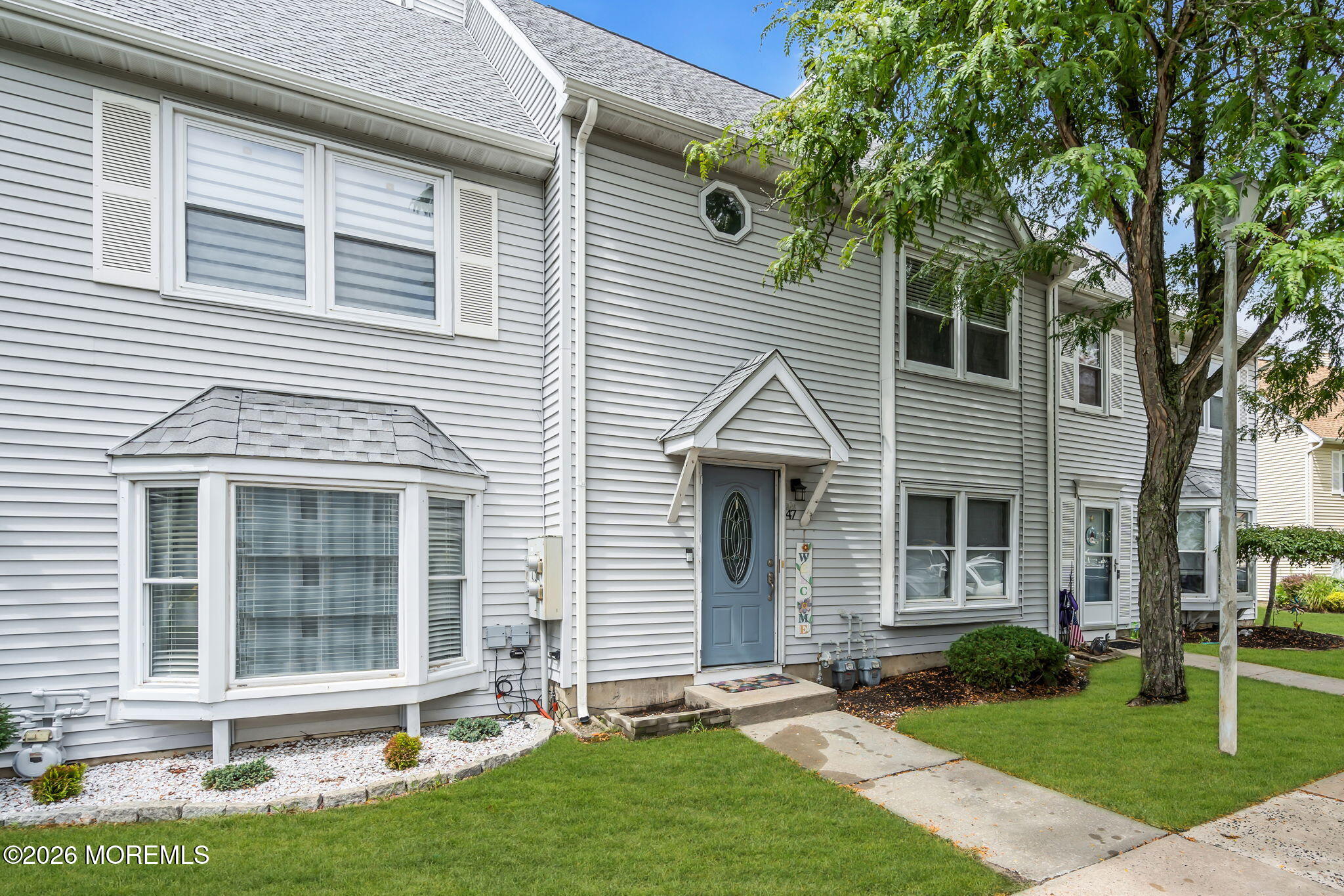 47 Colonial Court 121 — photo