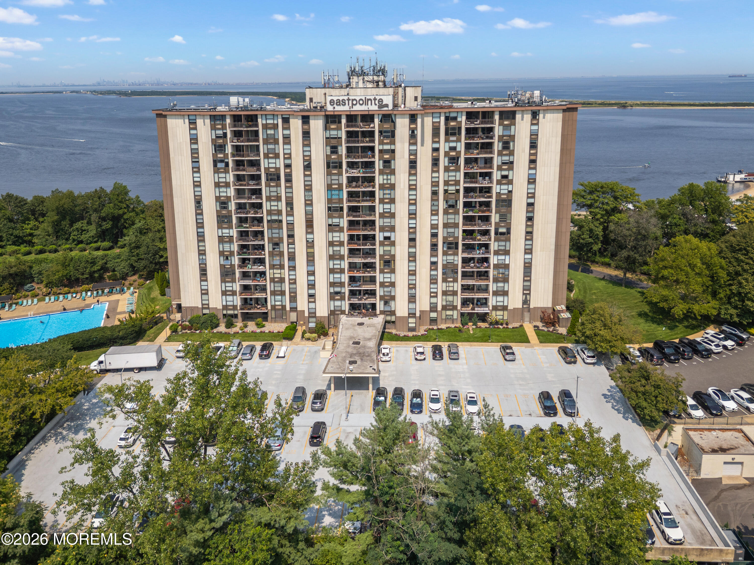 1 Scenic Drive 1112 — photo