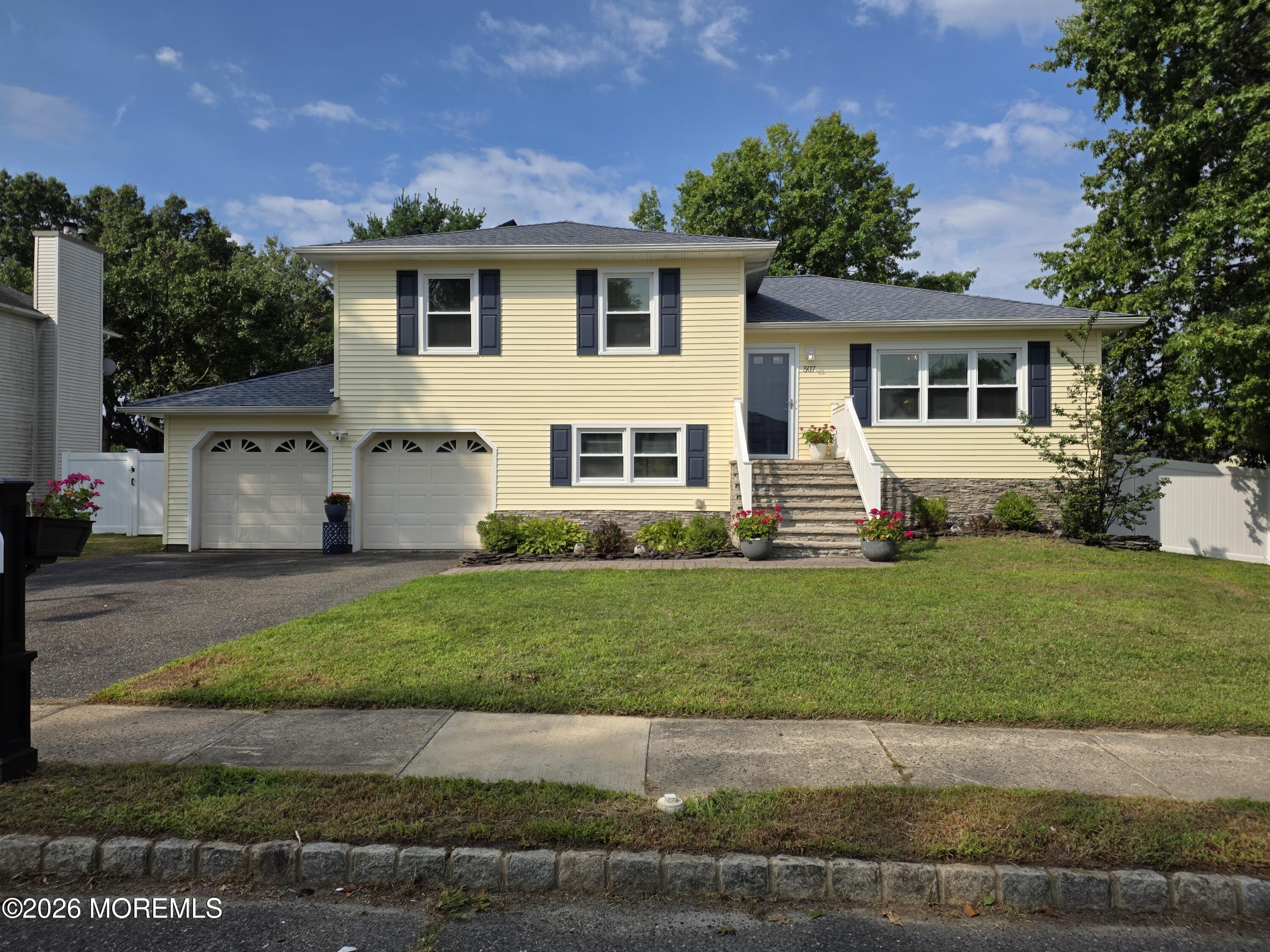 507 Woolley Drive — photo