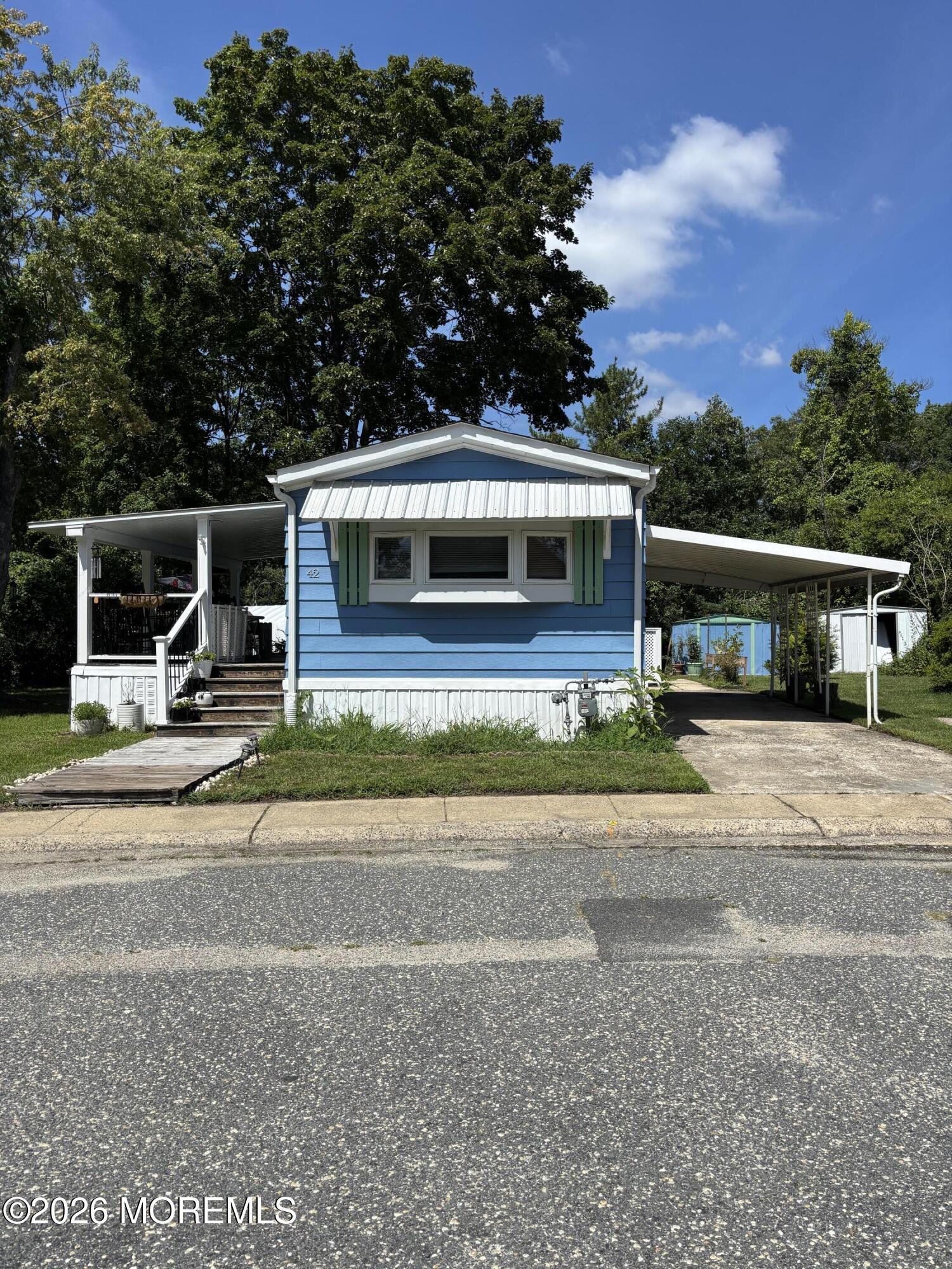 42 Douglas Drive — photo