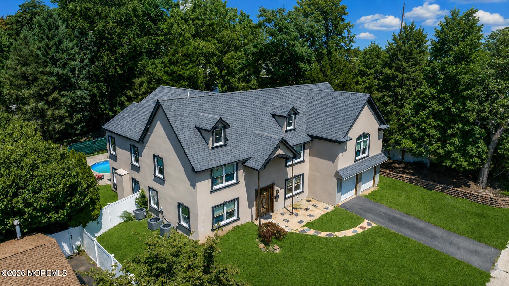 101 Oxford Lane — photo