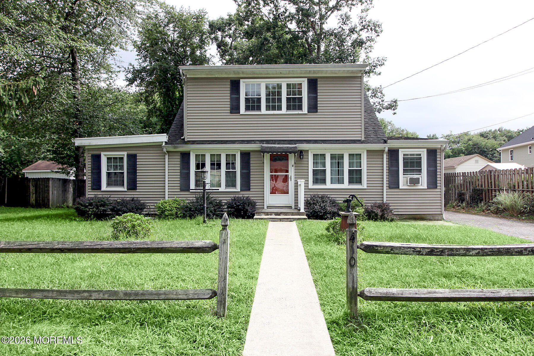 410 Middle Lane — photo