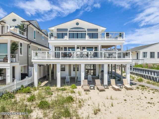 2102 Oceanfront Lower — photo
