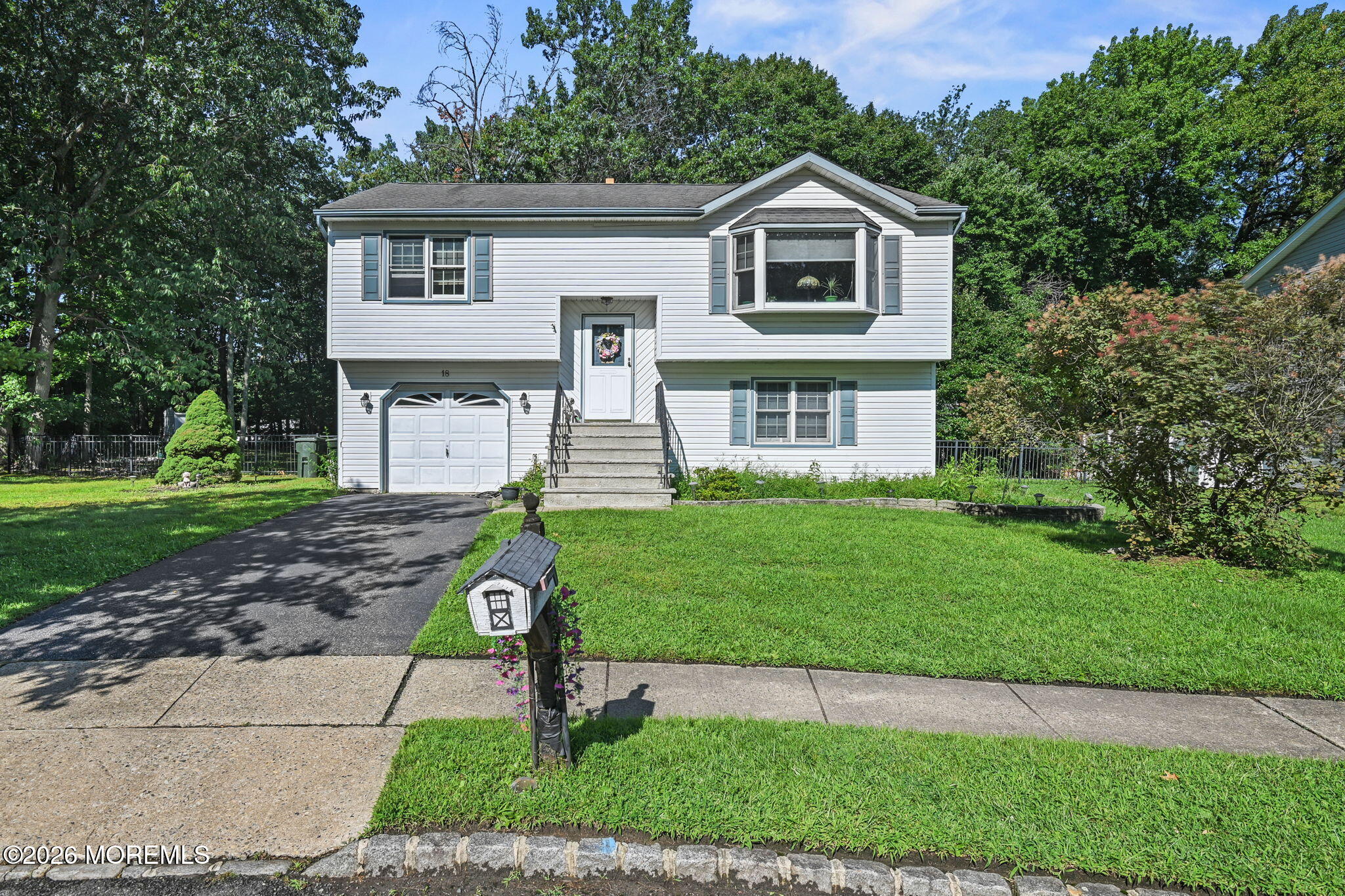 18 Molly Pitcher Drive — photo