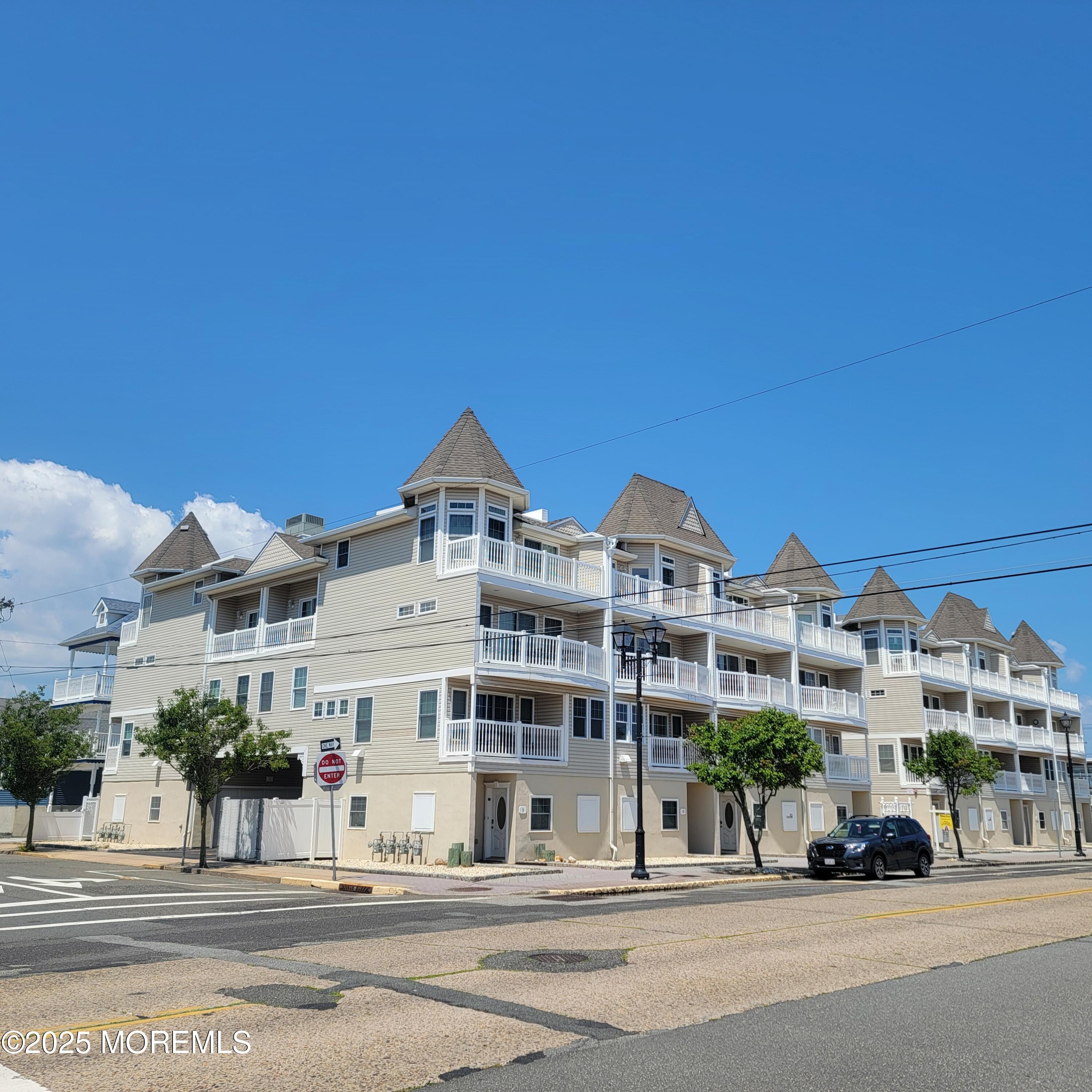 1301 Boulevard 1 — photo