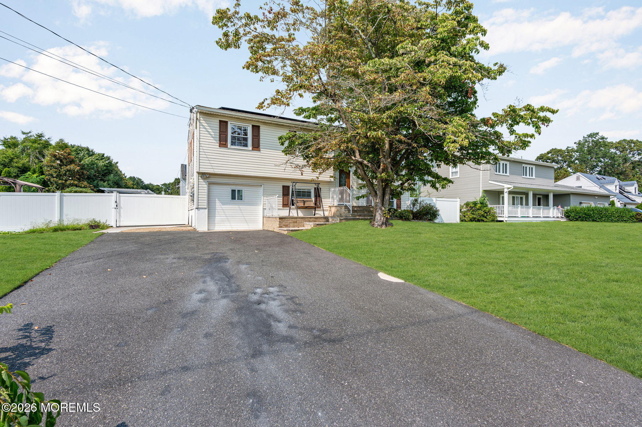 666 Longview Drive — photo