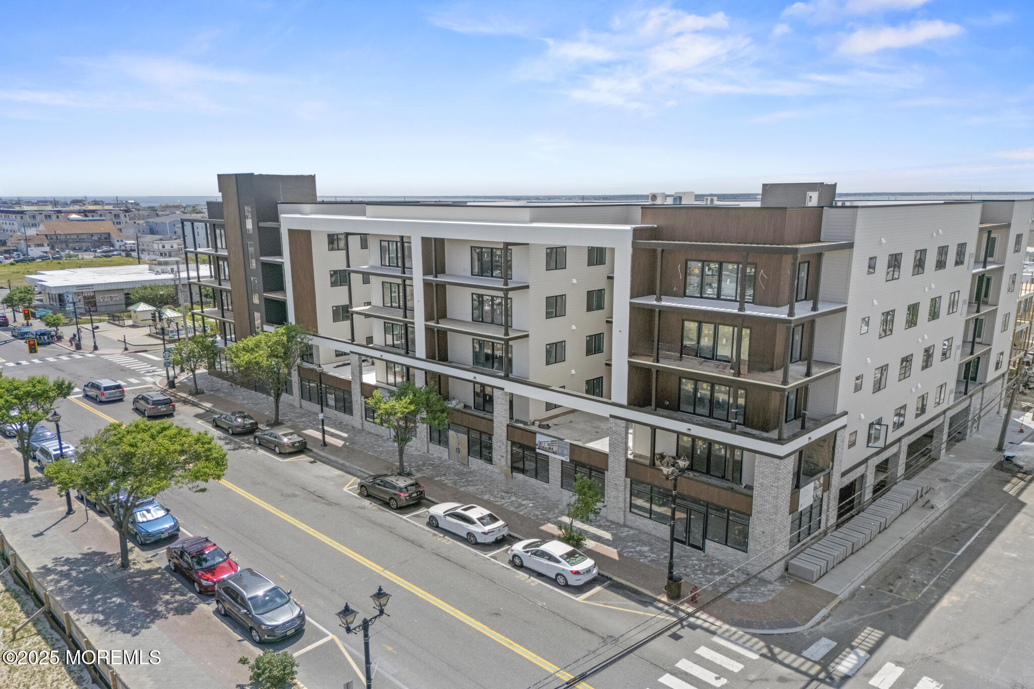 401 Boulevard 402 — photo