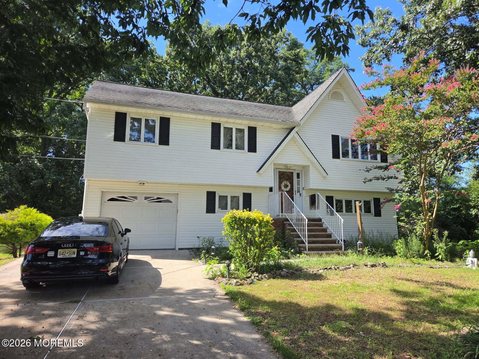 64 Chandler Avenue — photo