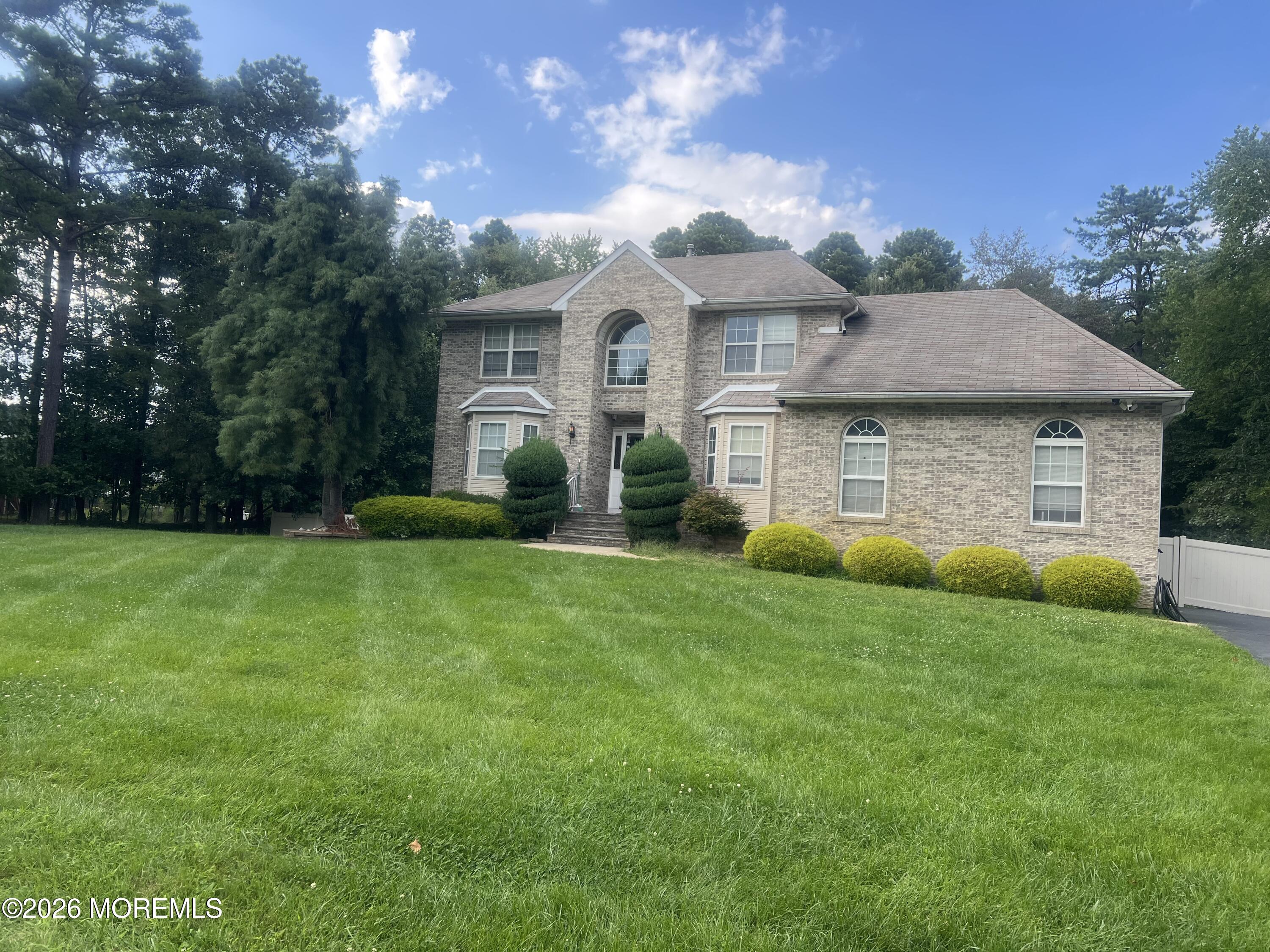 6 Nancy Court — photo