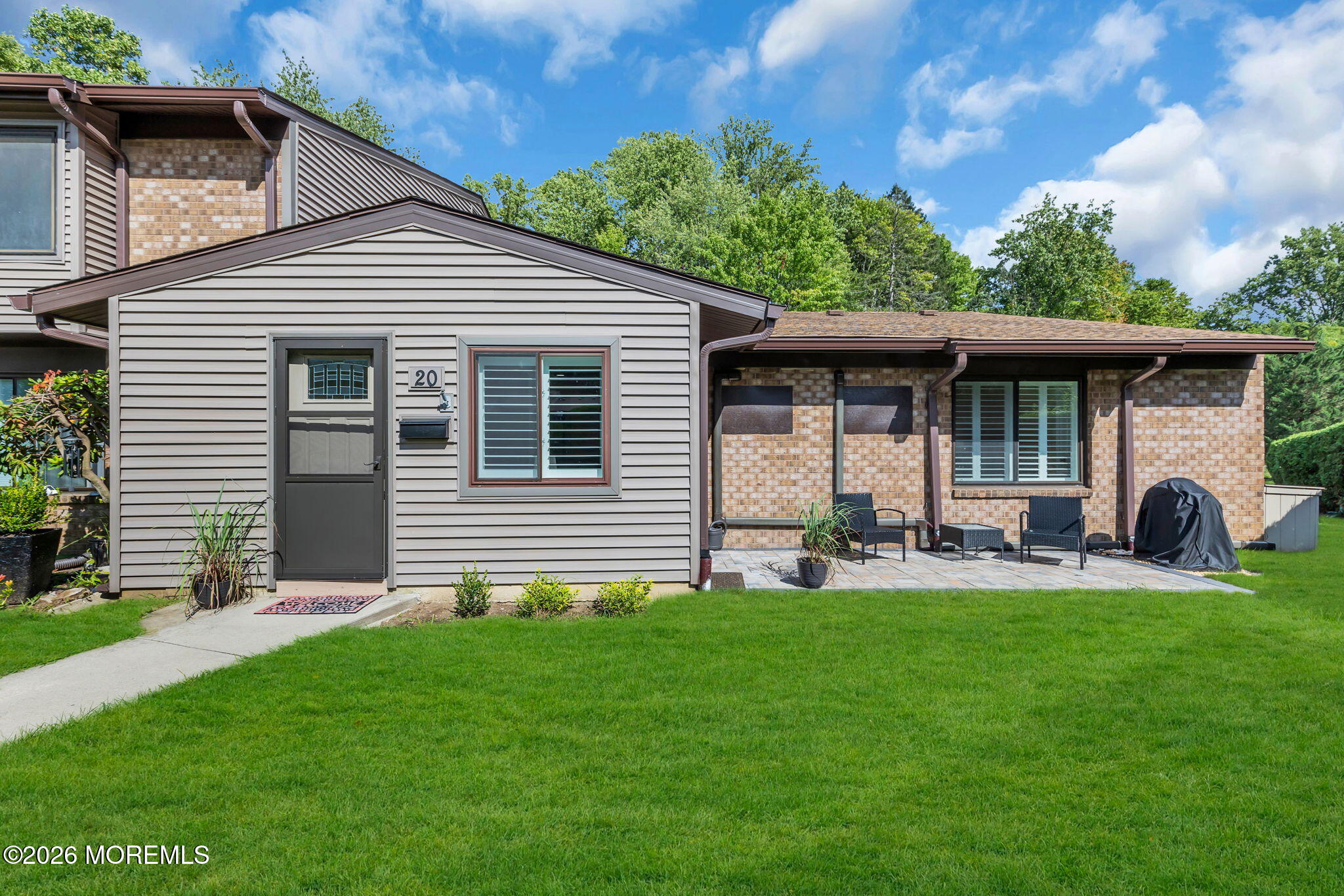 20 Lexington Court — photo