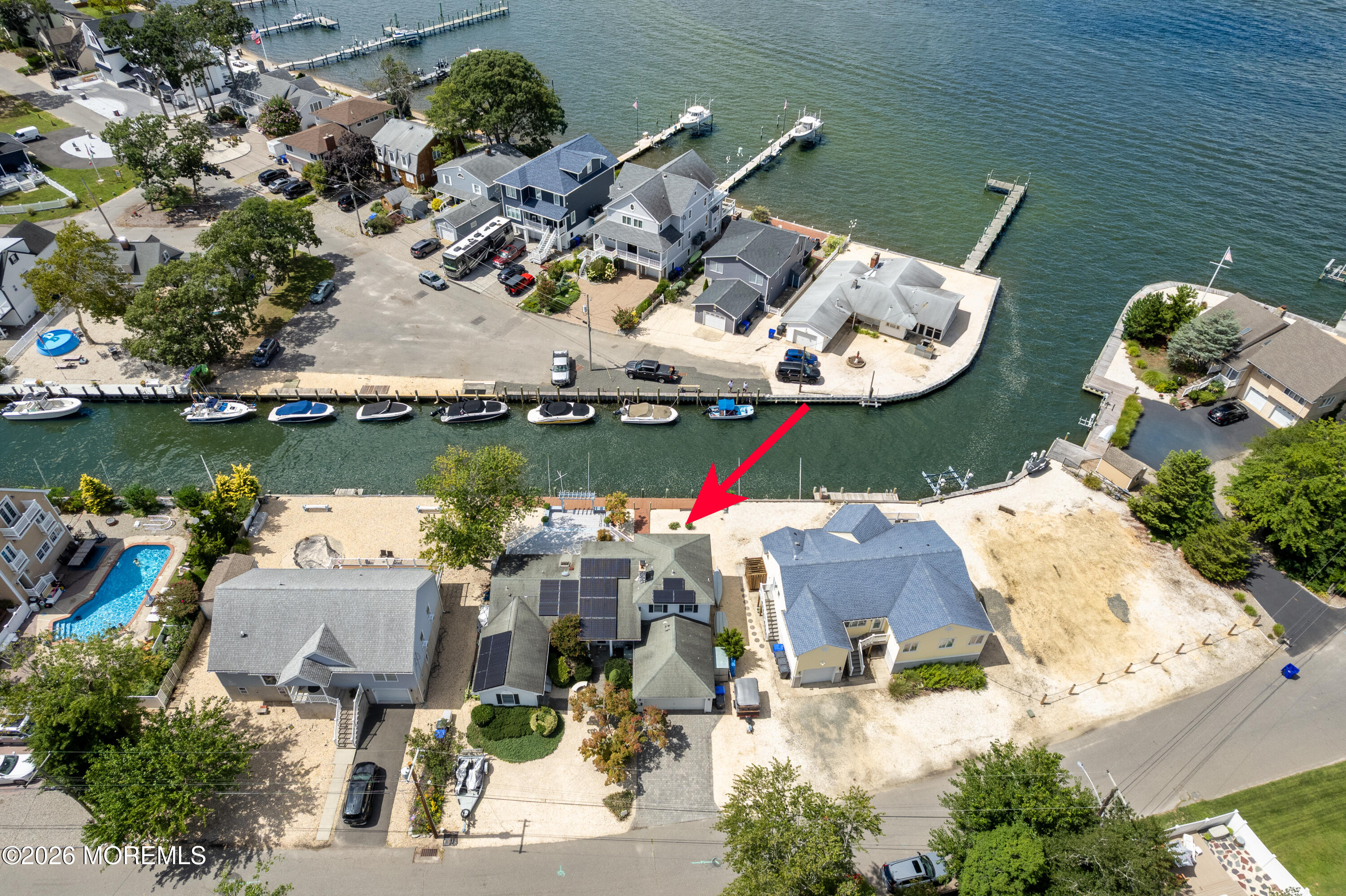 39 Lagoon Drive E — photo