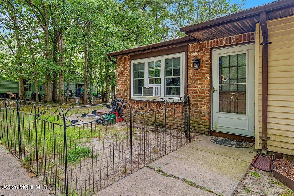 7 Driftwood Drive 204 — photo