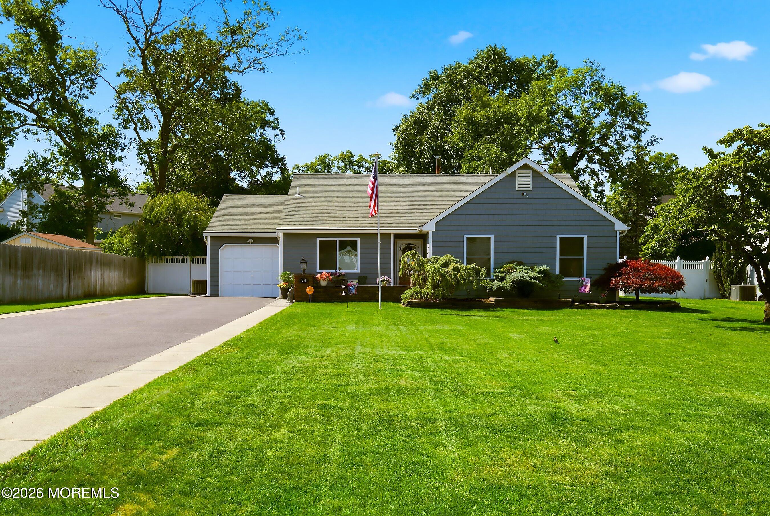 117 W Cypress Road — photo