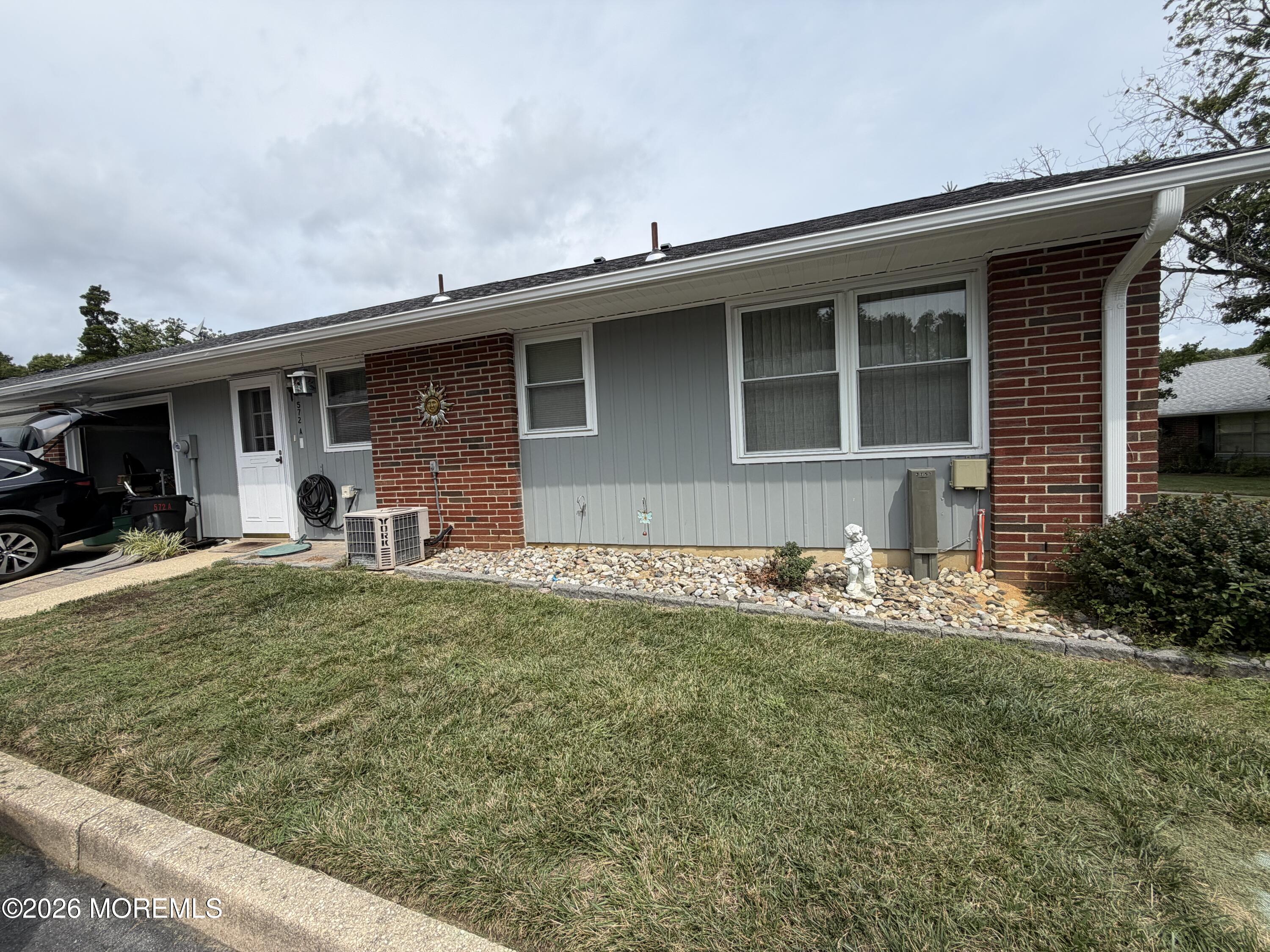 572A Sheffield Court — photo