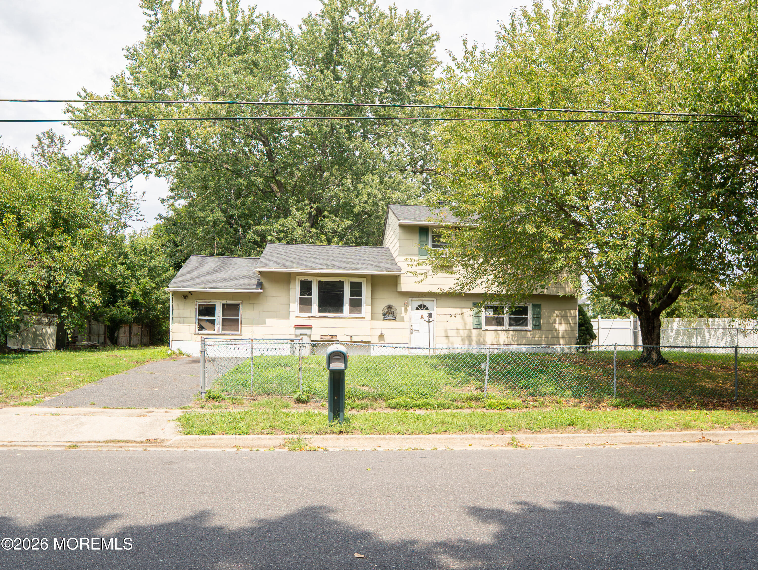 1924 Pheasant Run Road — photo