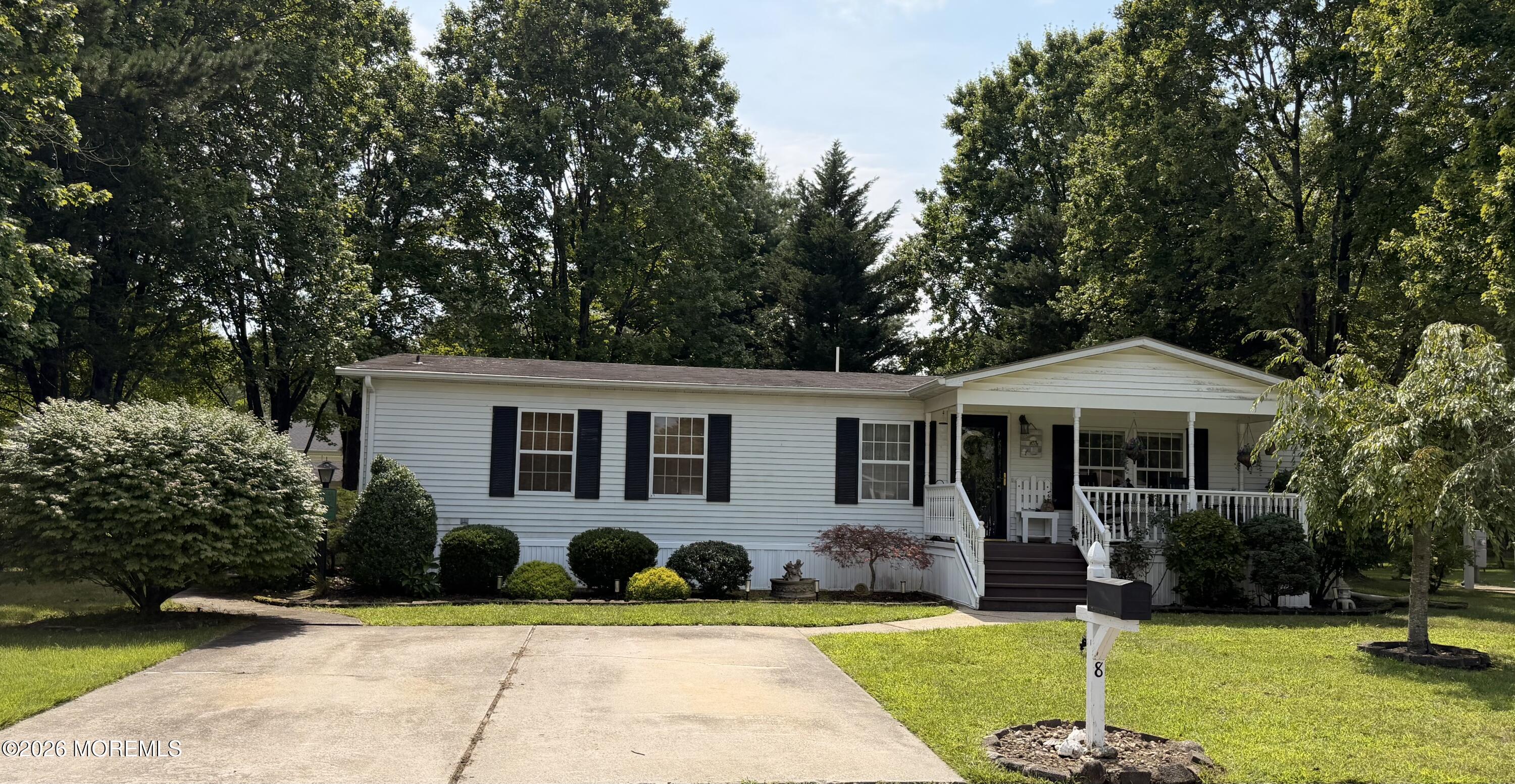 8 Tanglewood Drive — photo