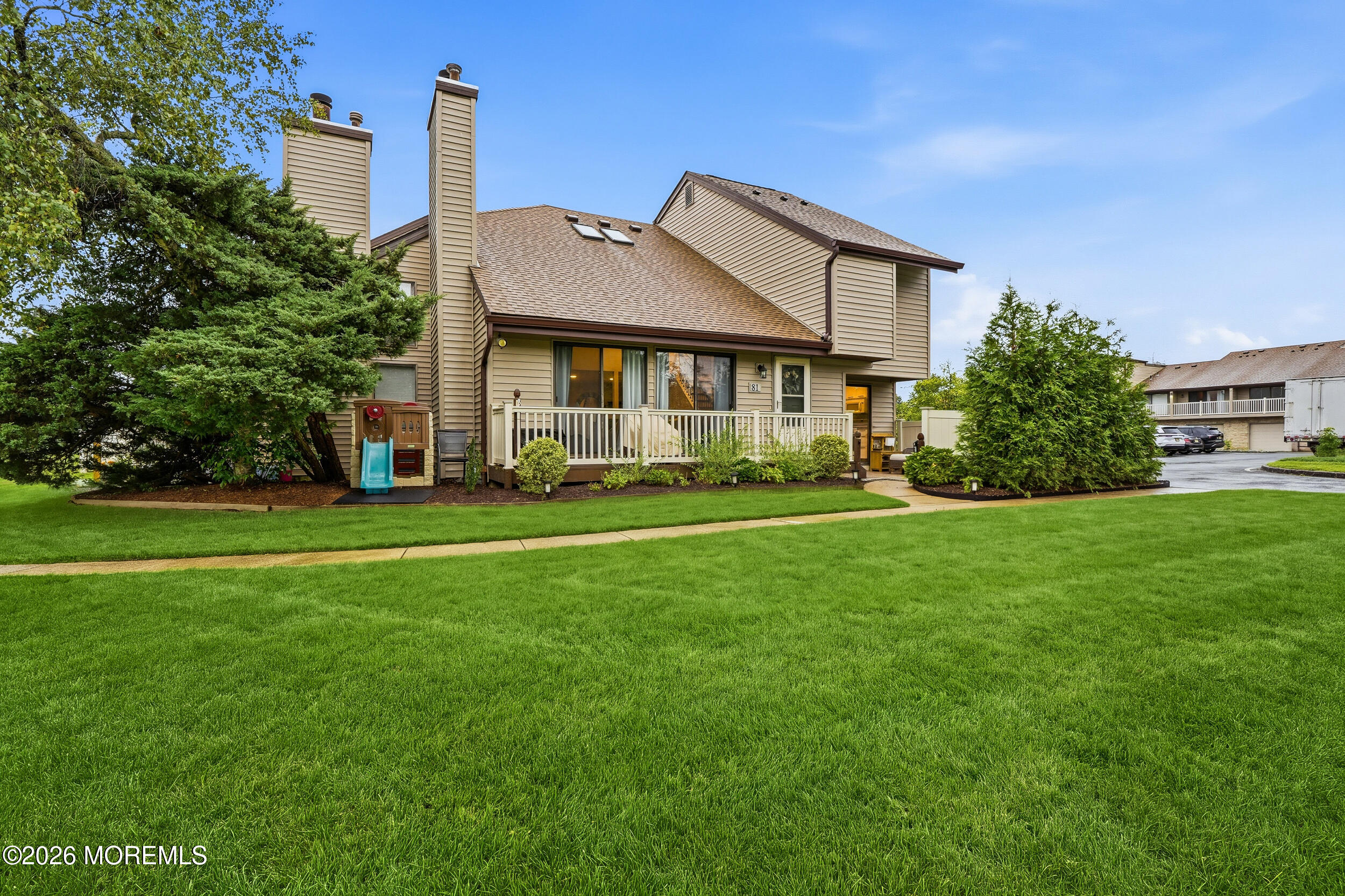 81 Cotswold Circle — photo
