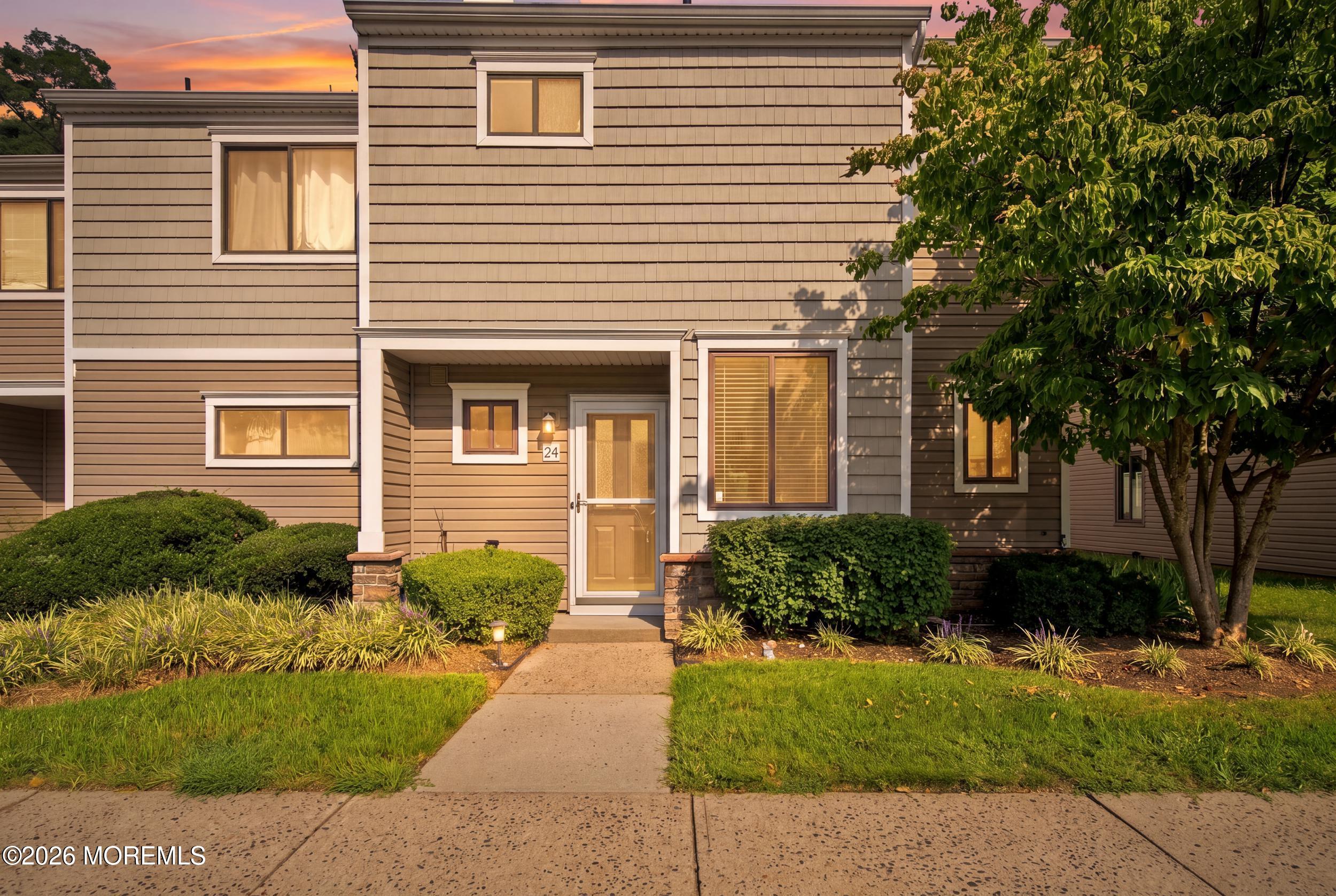 24 Gloria Court — photo