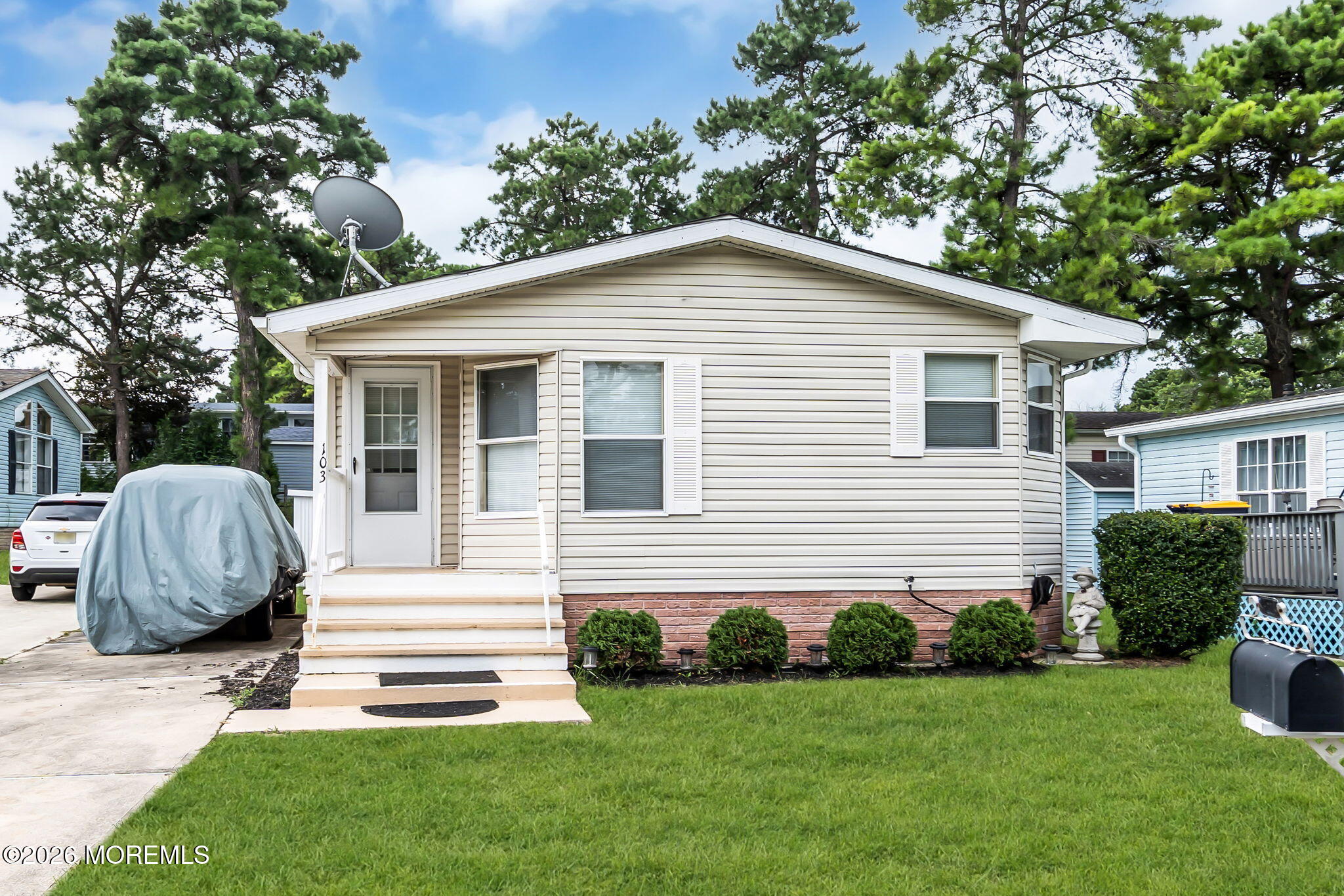103 Briarwood Court — photo