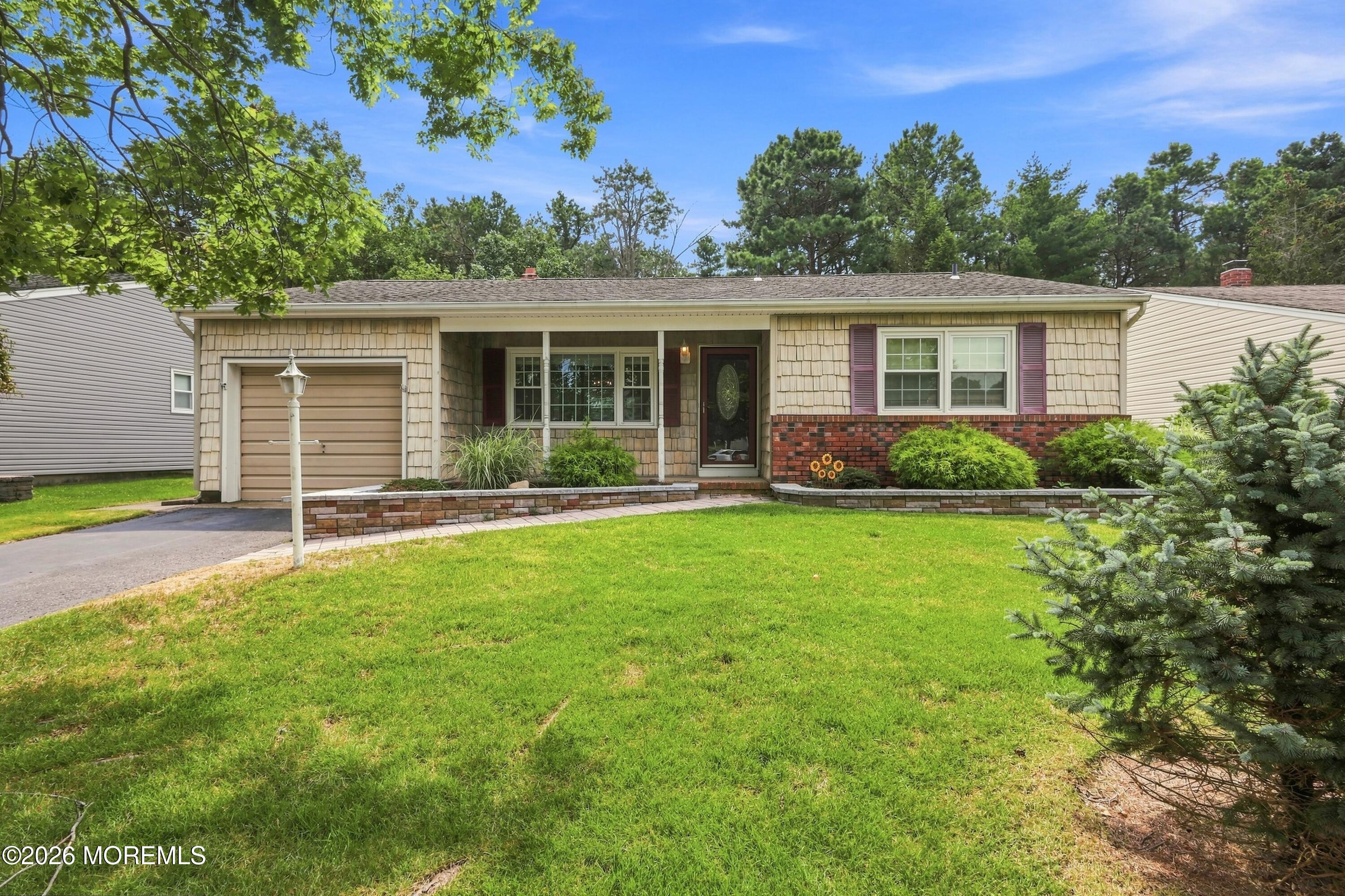 42 Castleton Drive — photo
