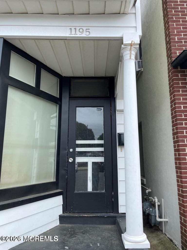 1195 Lincoln Square — photo