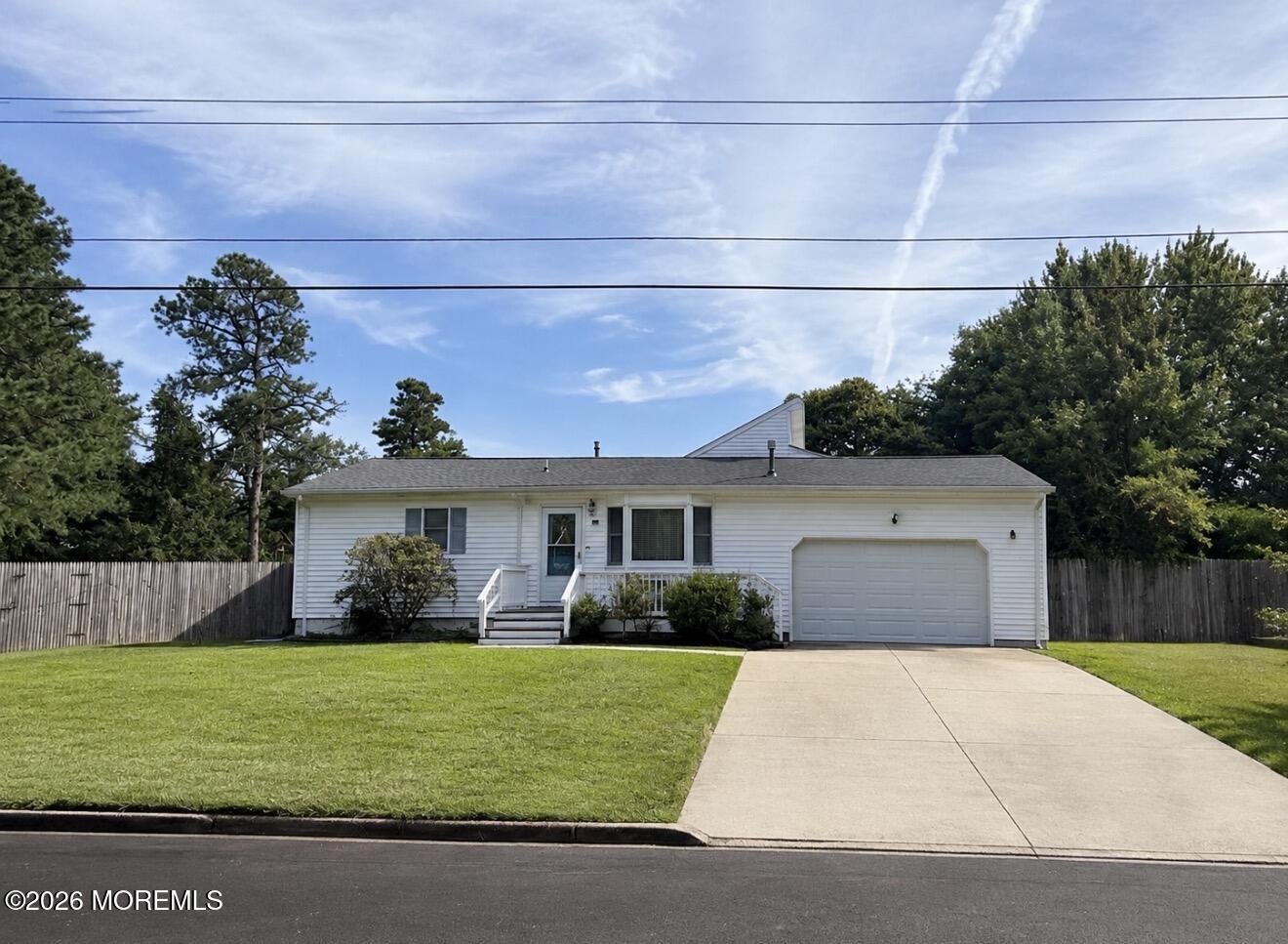 565 Azalea Drive — photo