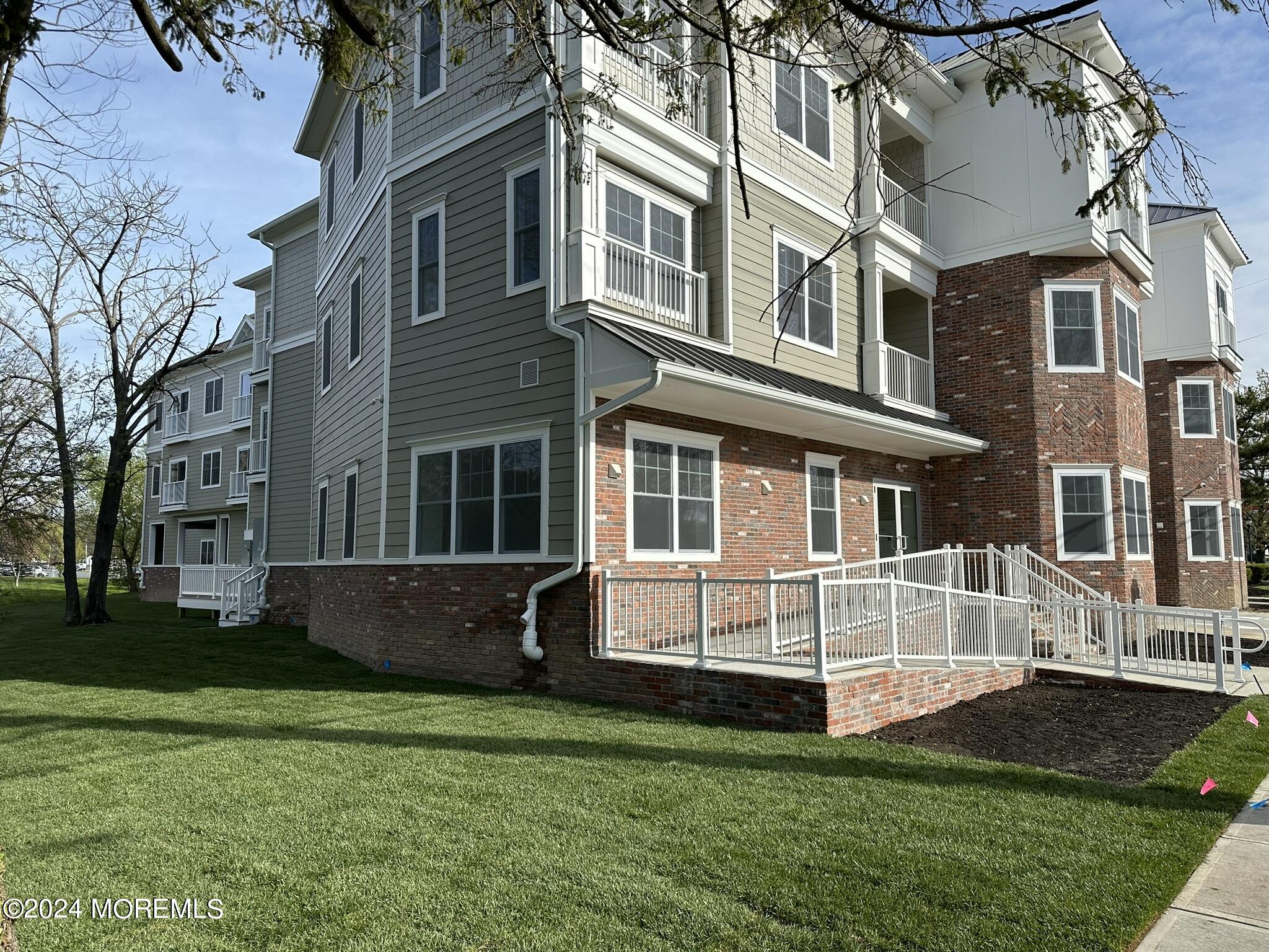 33 Union Avenue 308 — photo