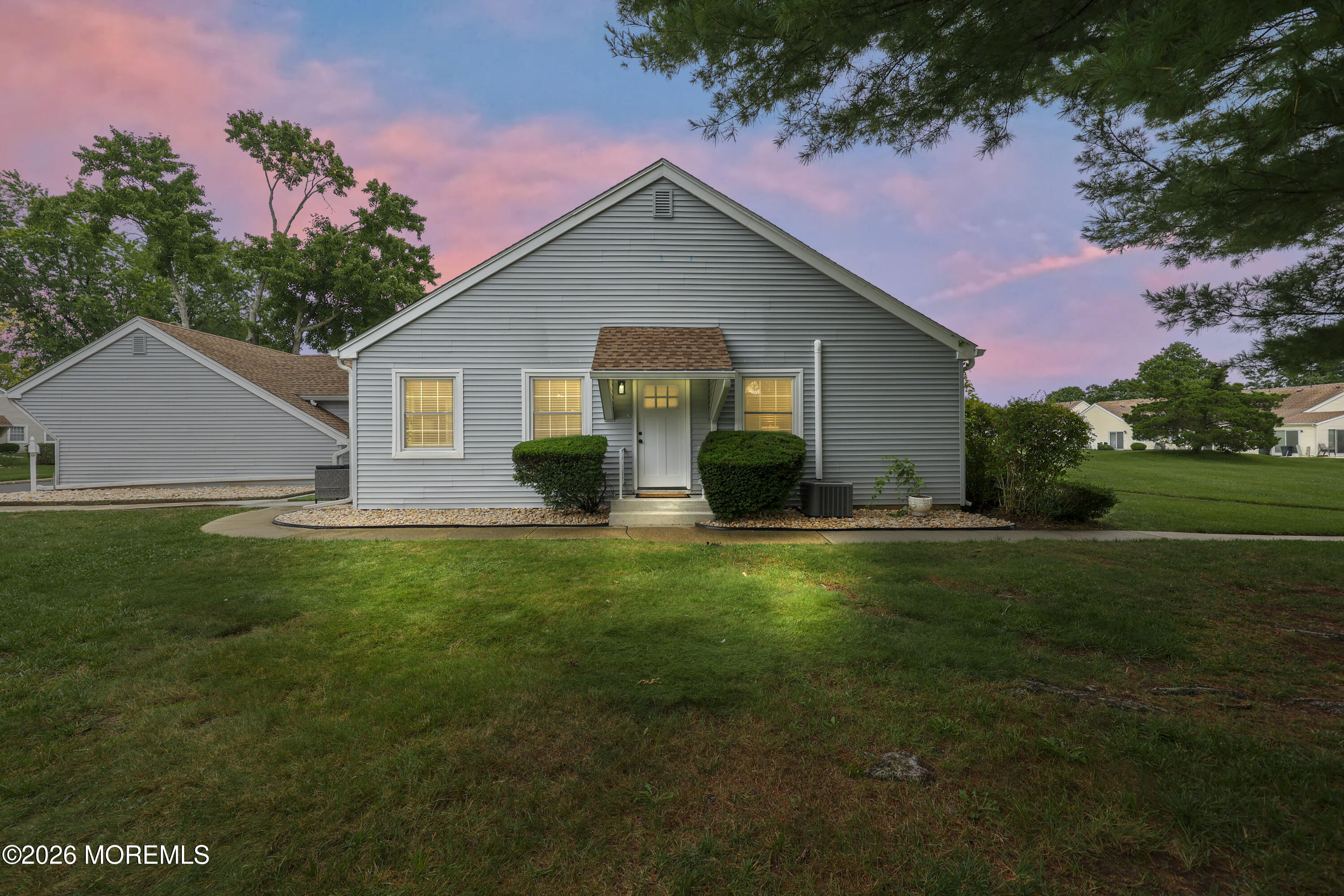 12 Zacatin Road a — photo