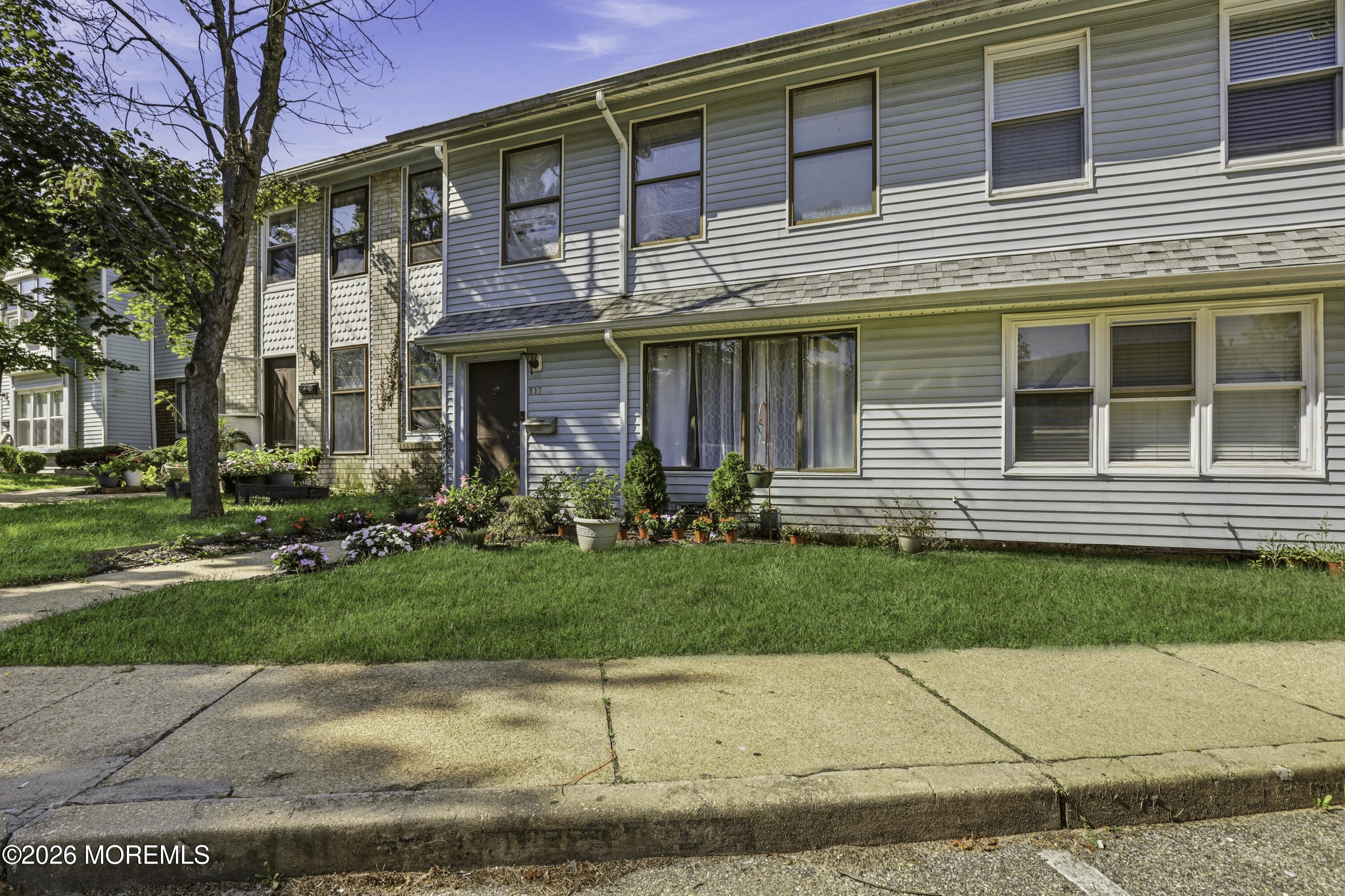 111 Williamsburg Lane — photo