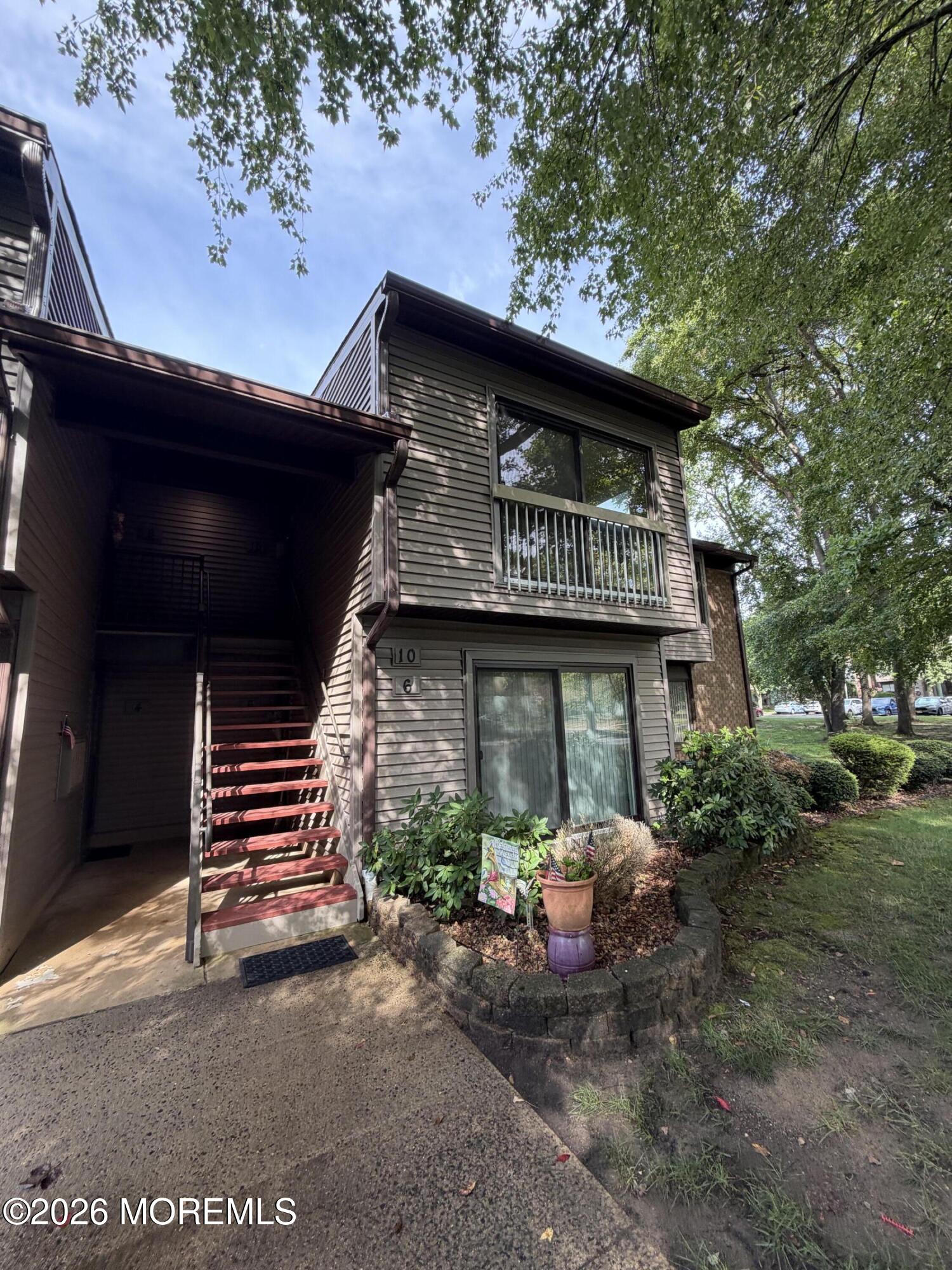 10 Lexington Court D — photo