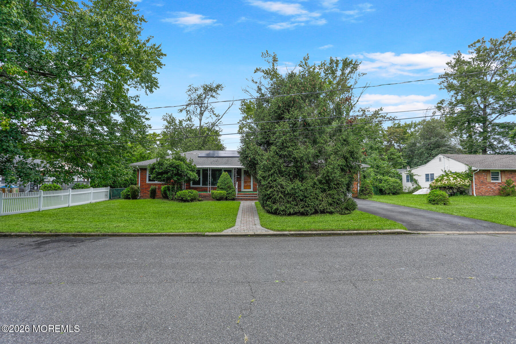 1503 Romaine Parkway — photo
