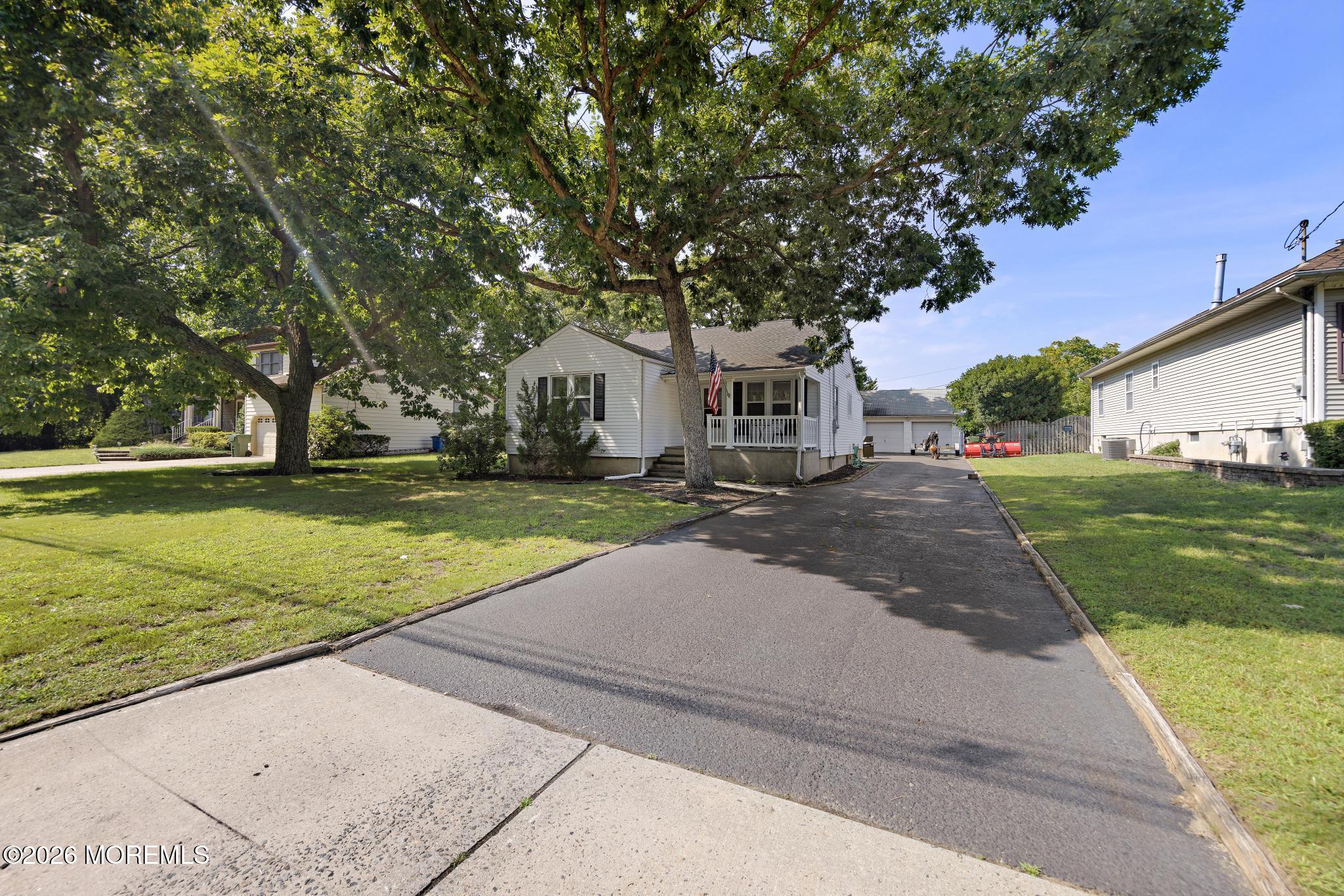 20 Weston Place — photo