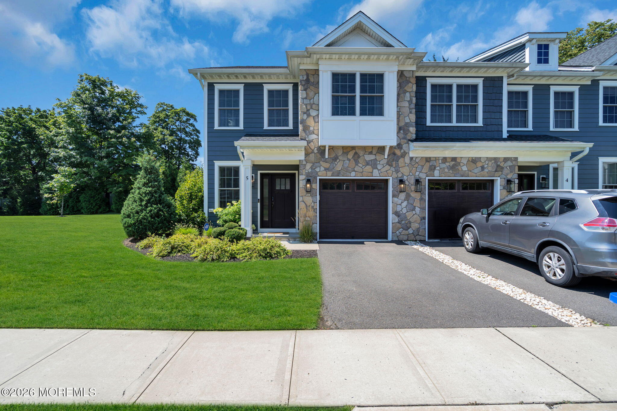 5 Samantha Way — photo