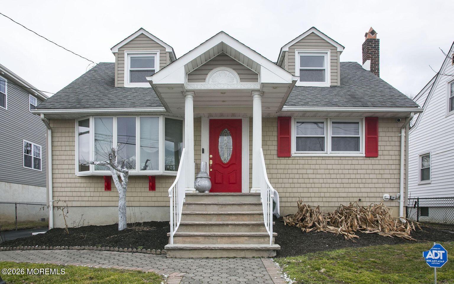 64 Waackaack Avenue — photo